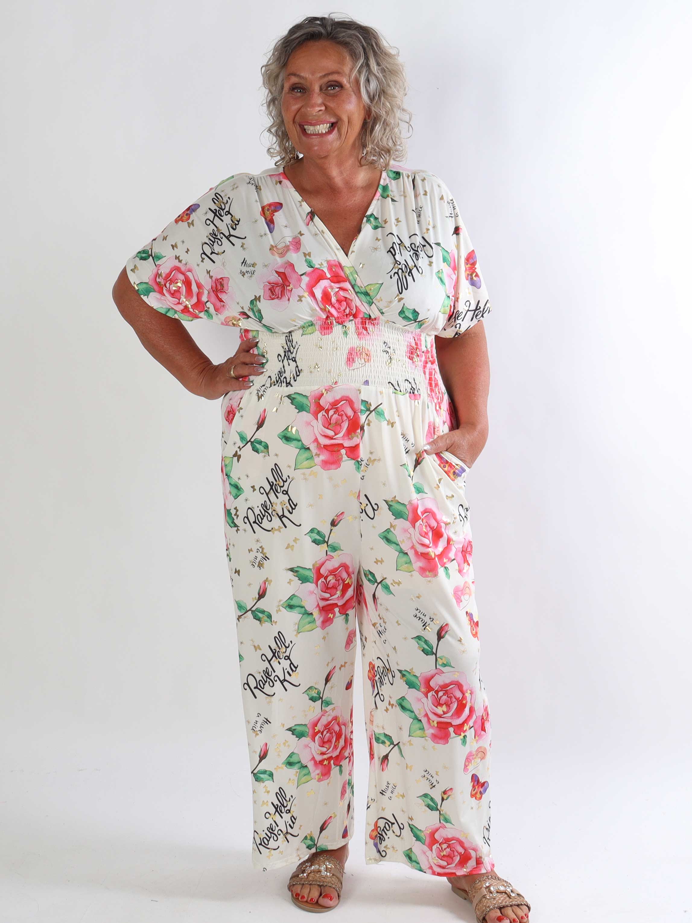 Pams Raise Jumpsuit - Plus size buksedragt med blomsterr og guldsommerfugle