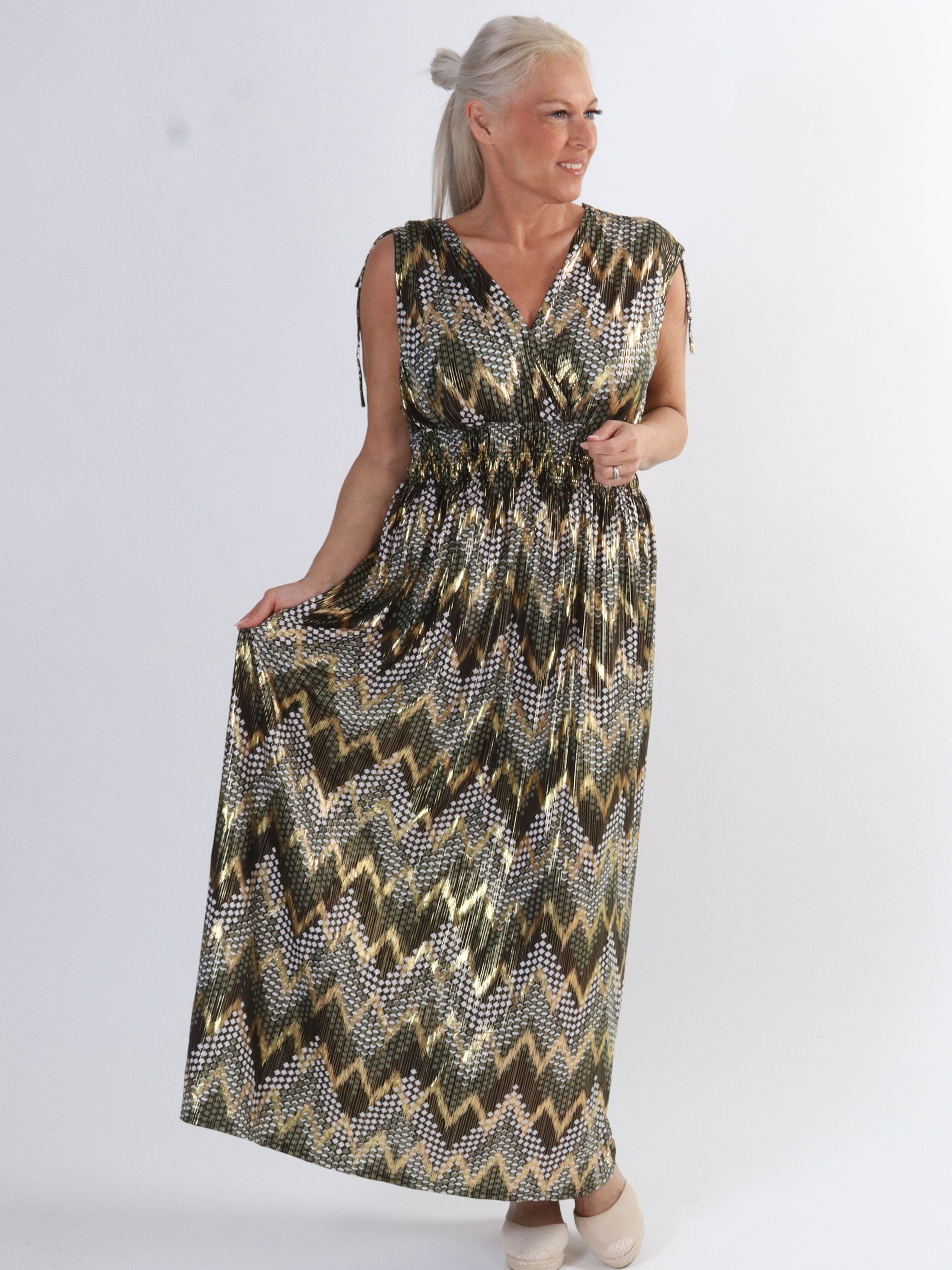 Pams Pattern Sleeveless - Lang plus size elastisk kjole i krølfrit stof