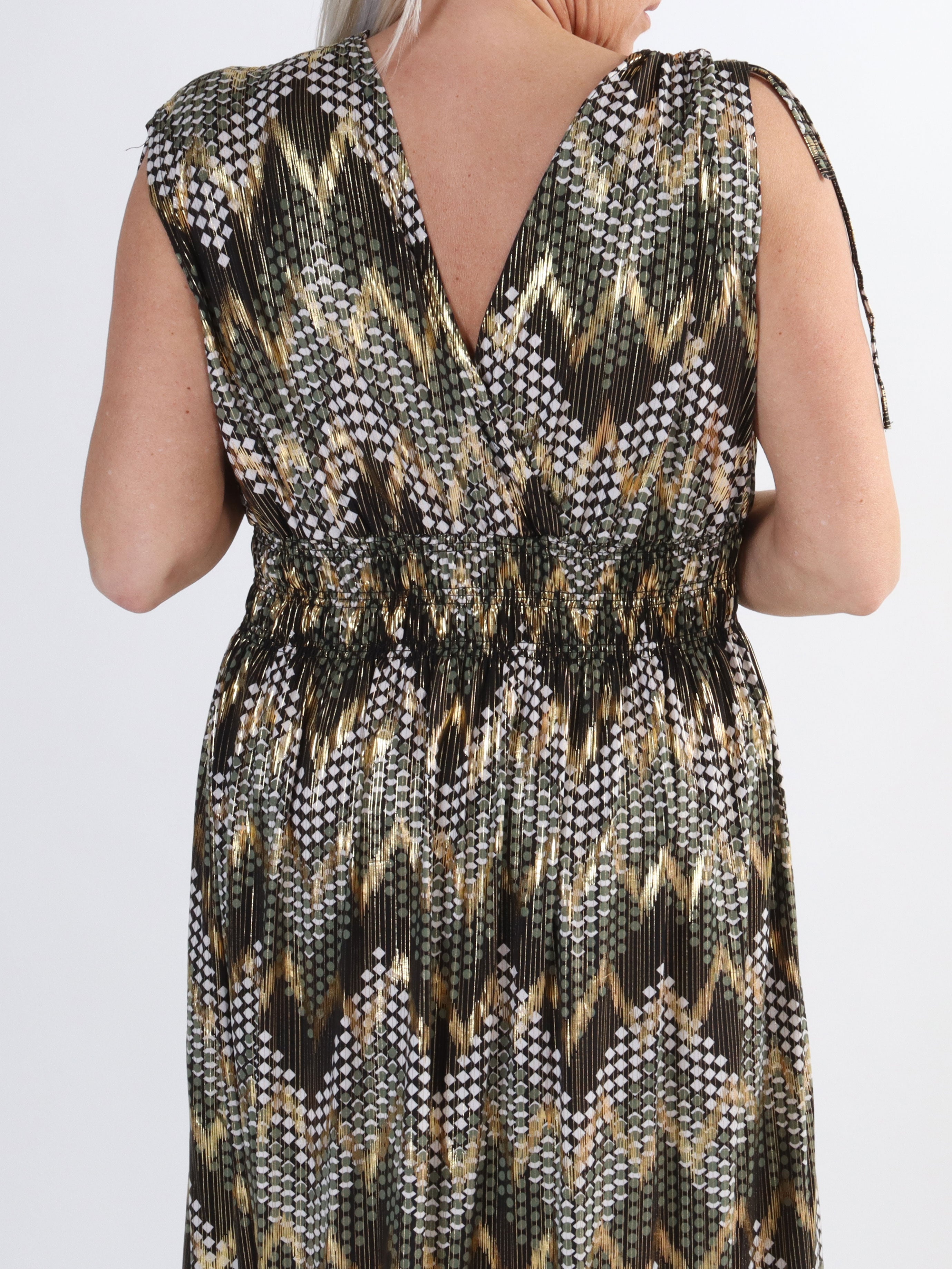 Pams Pattern Sleeveless - Lang plus size elastisk kjole i krølfrit stof