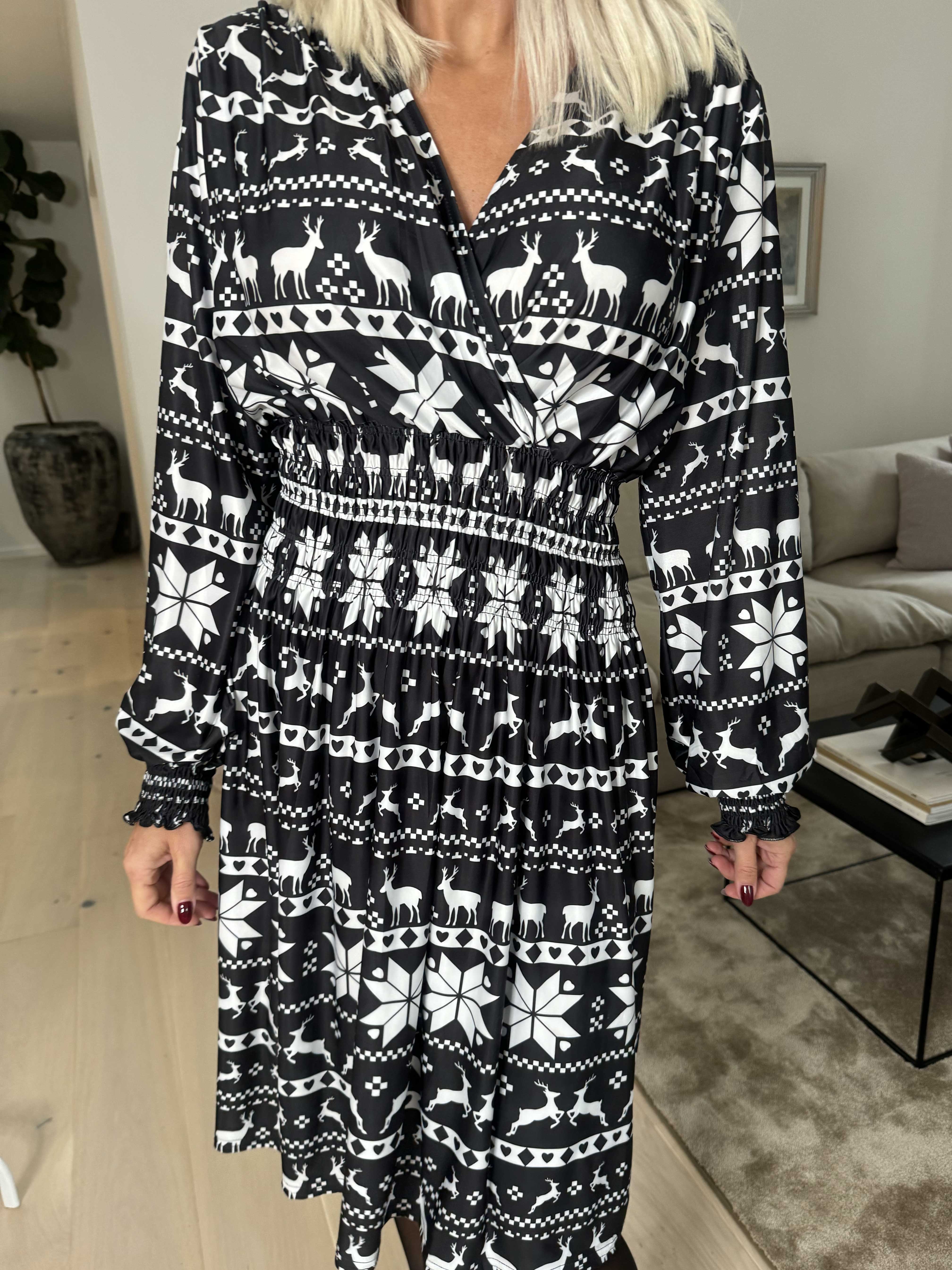 Pams Snow Short L/S - Elastisk kjole med juleprint