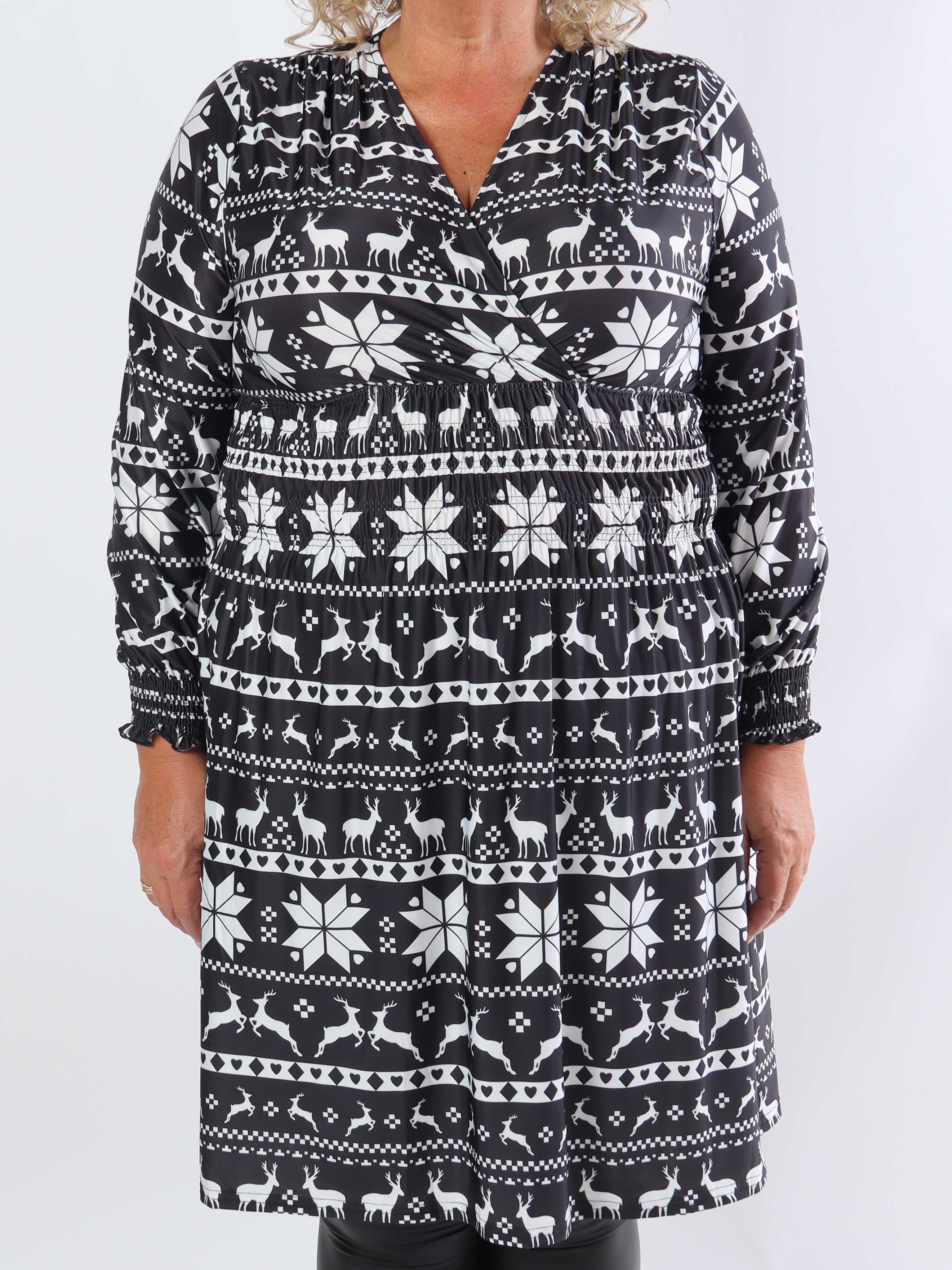 Pams Snow Short L/S - Elastisk plus size kjole med juleprint
