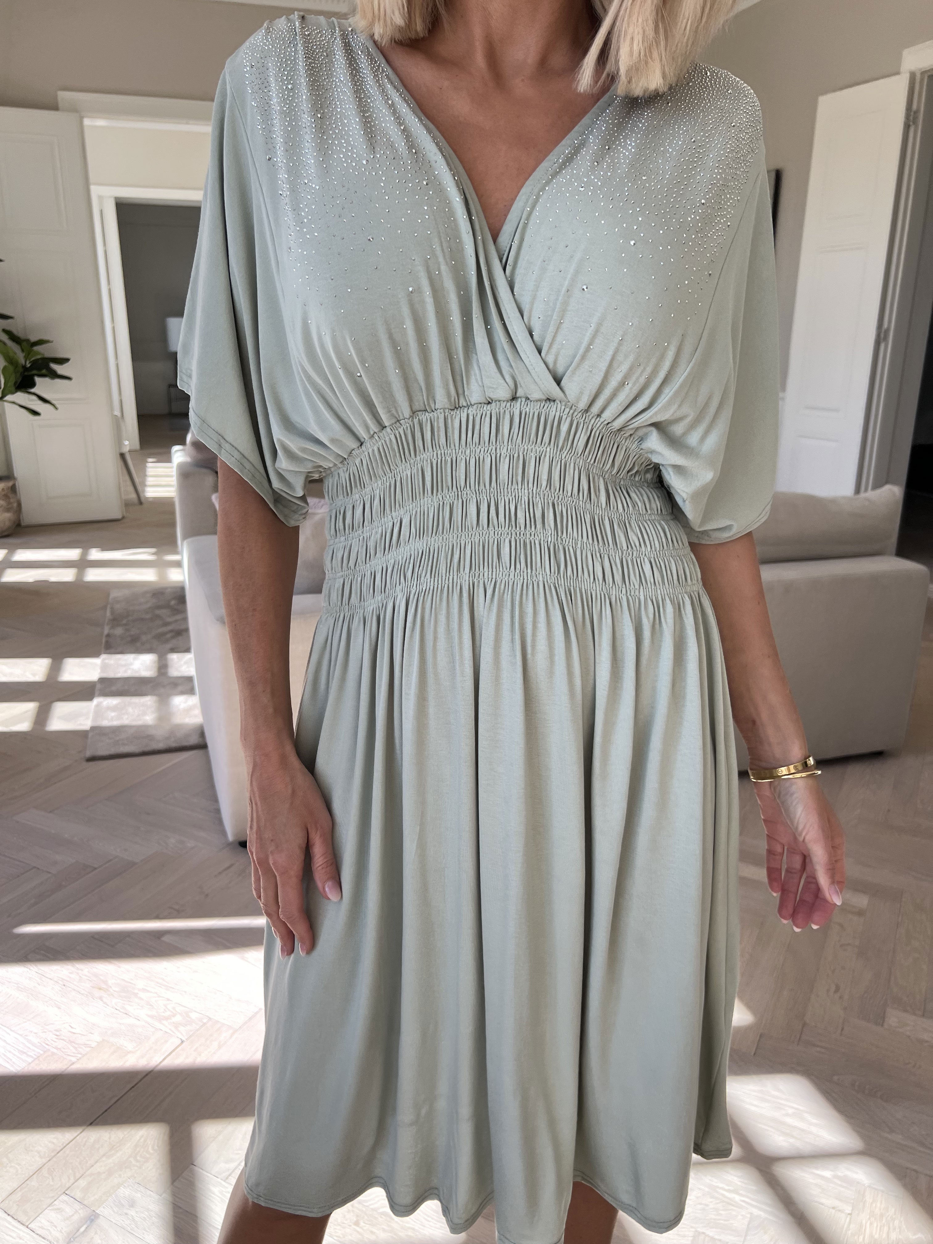 Pams Sparkle Viscose Short - Kjole i viskose med similisten