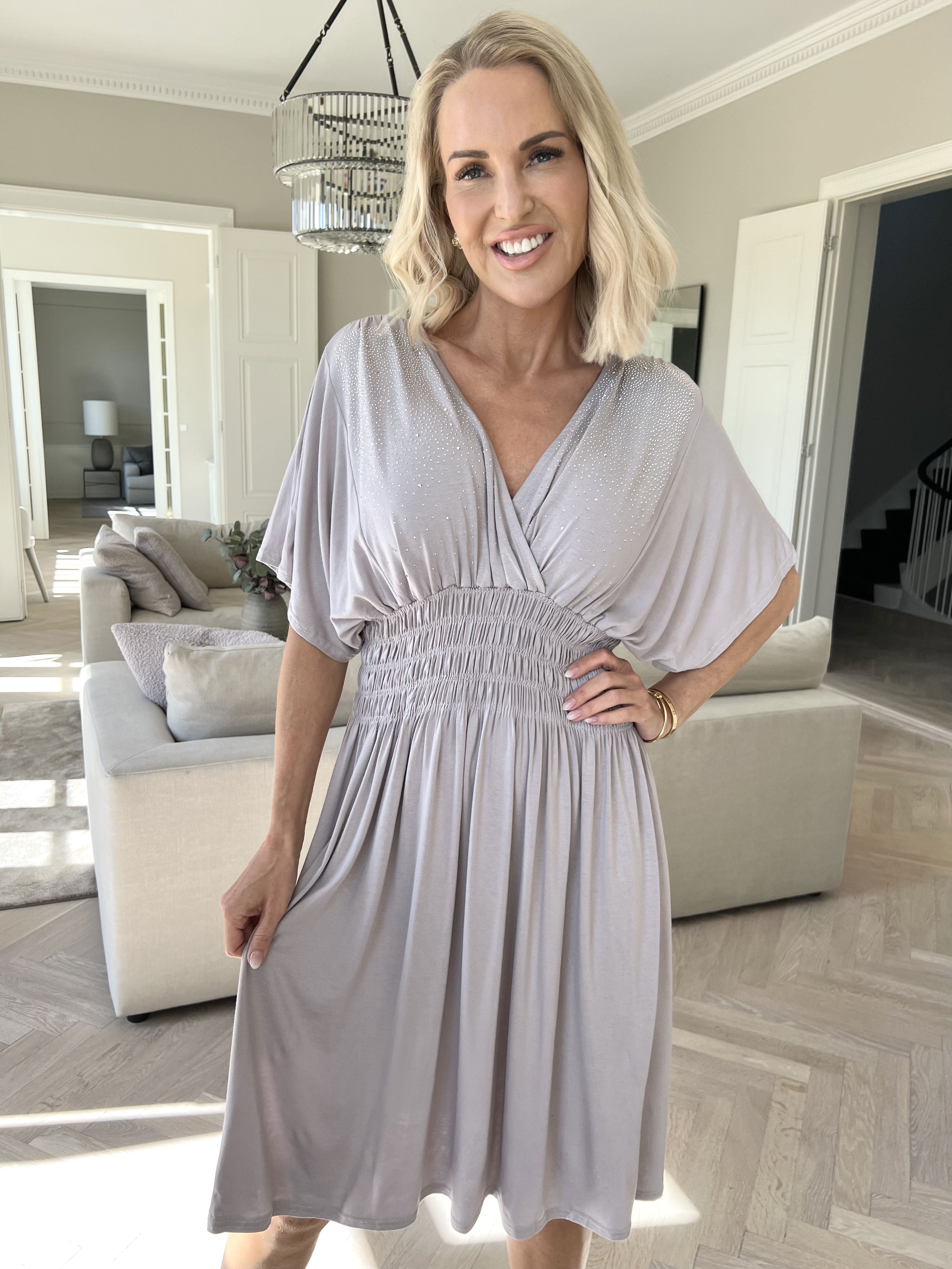 Pams Sparkle Viscose Short - Kjole i viskose med similisten