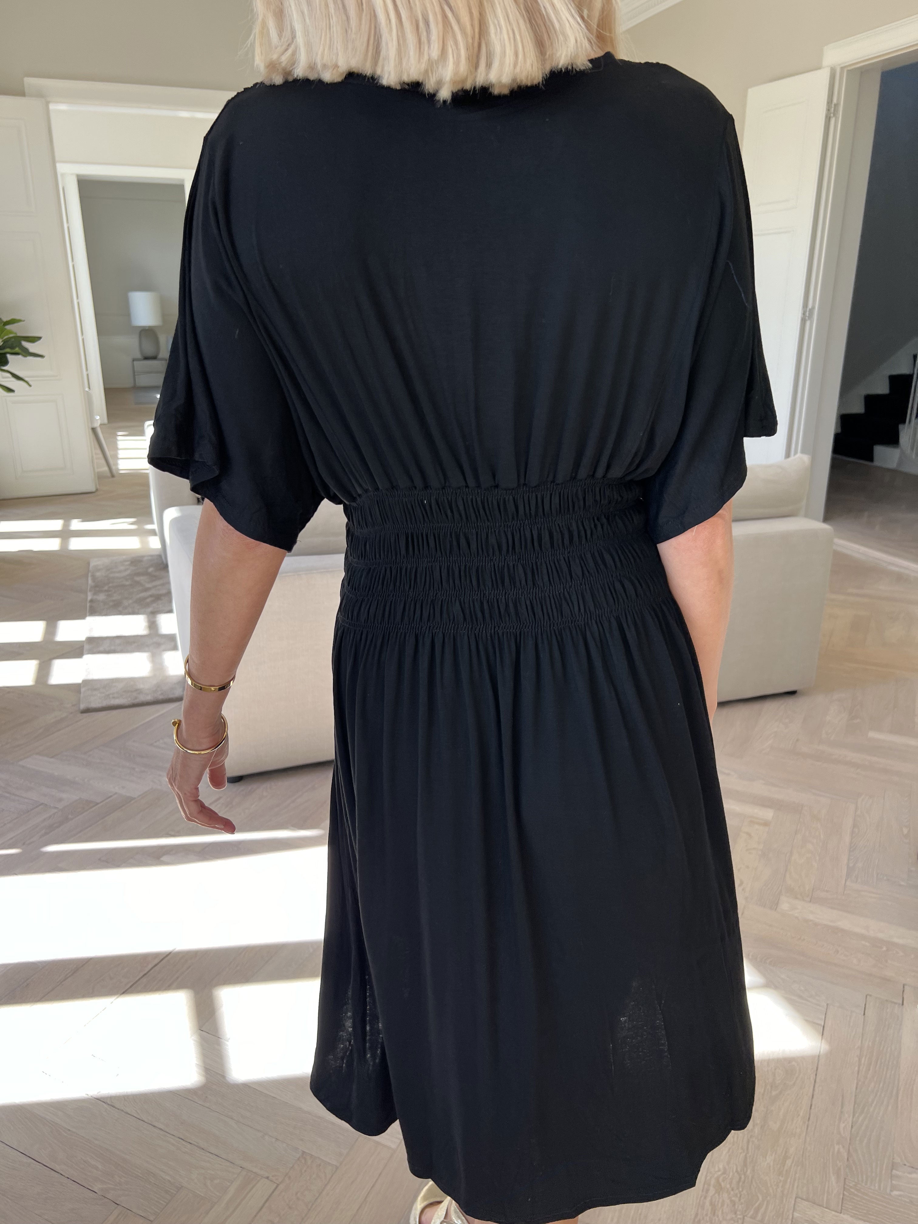 Pams Sparkle Viscose Short - Kjole i viskose med similisten