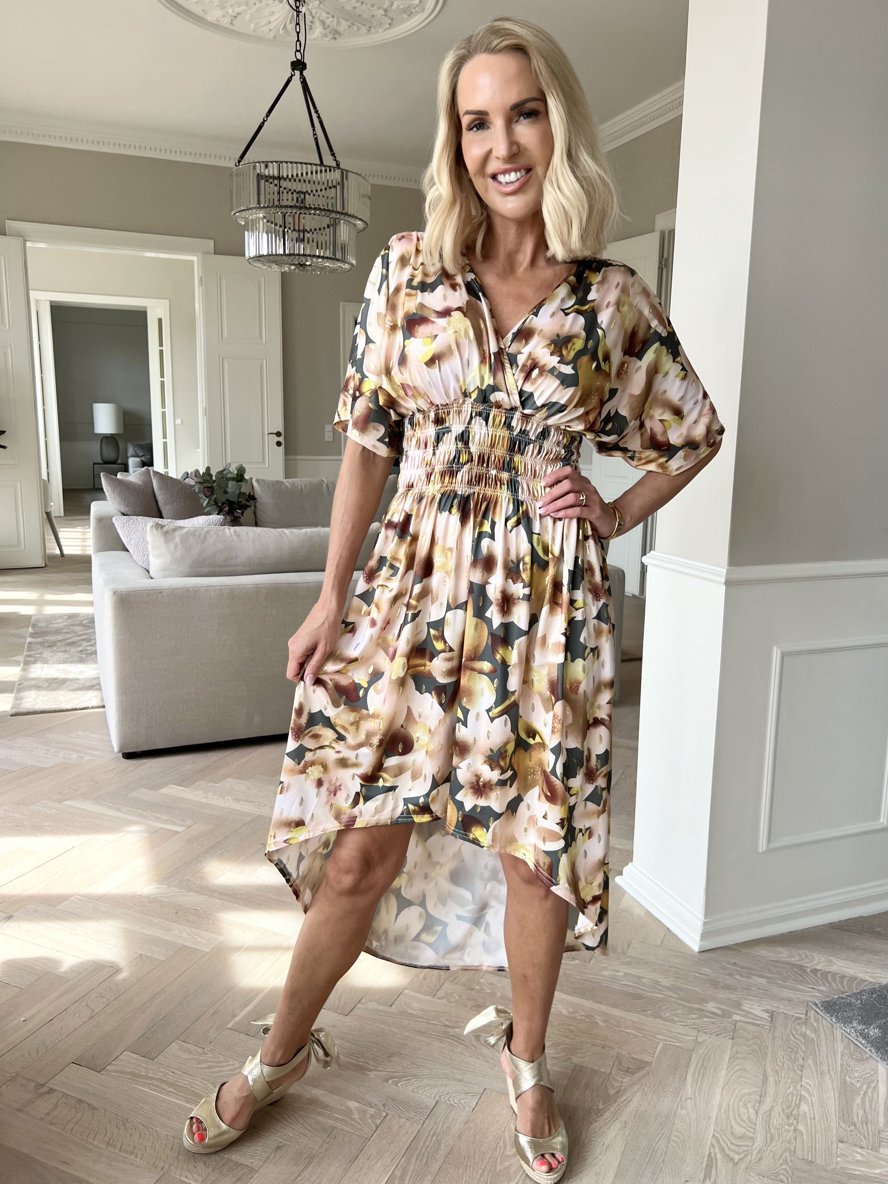 Pams Sweet Flower High-low - Elastisk kjole med blomsterprint