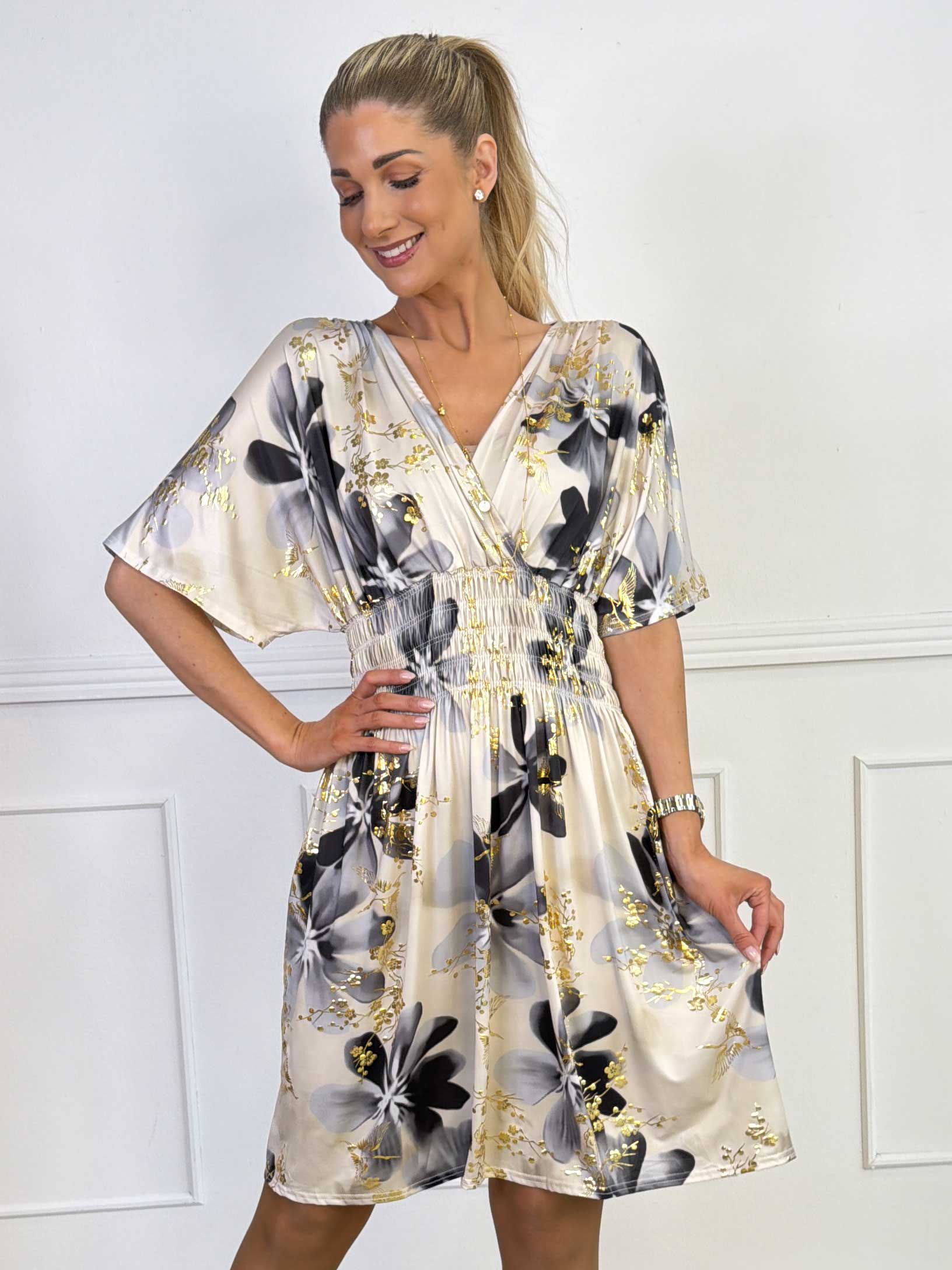 Pams Fleur Short - Elastisk kjole med smock og japansk inspireret gulddetaljer