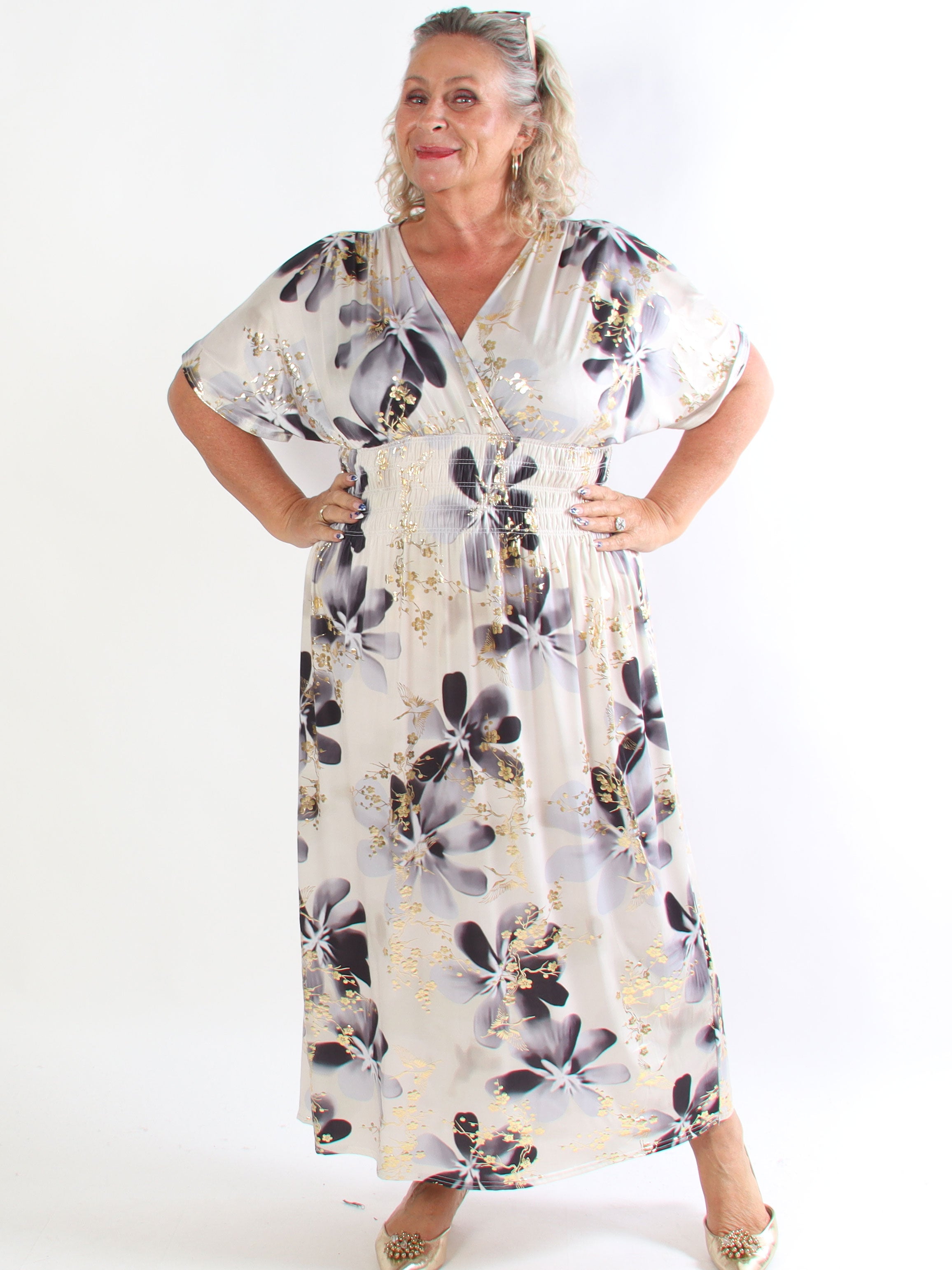 Pams Fleur - Plus size elastisk kjole med smock og japansk inspireret gulddetaljer