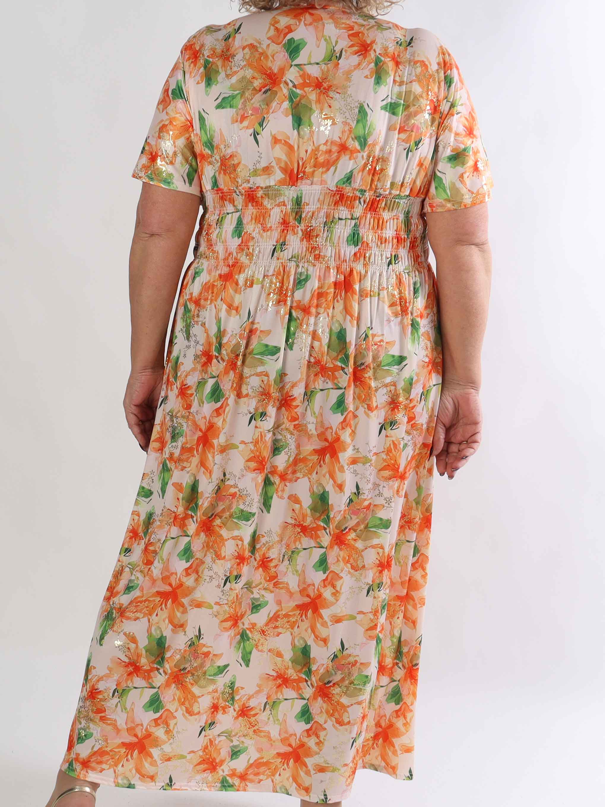 Pams Flourish - Lang plus size kjole med fine blomster og guld blade