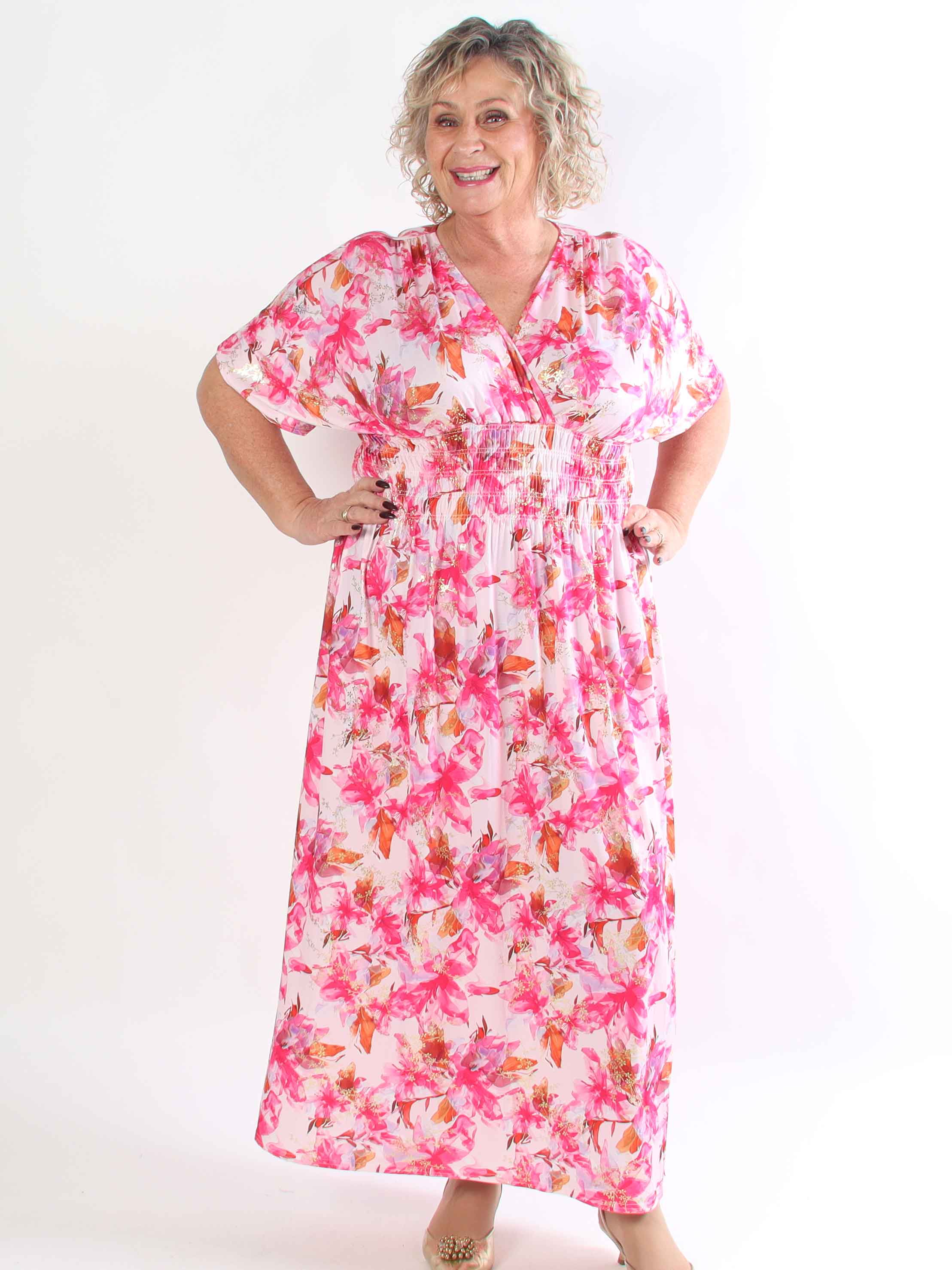 Pams Flourish - Lang plus size kjole med fine blomster og guld blade