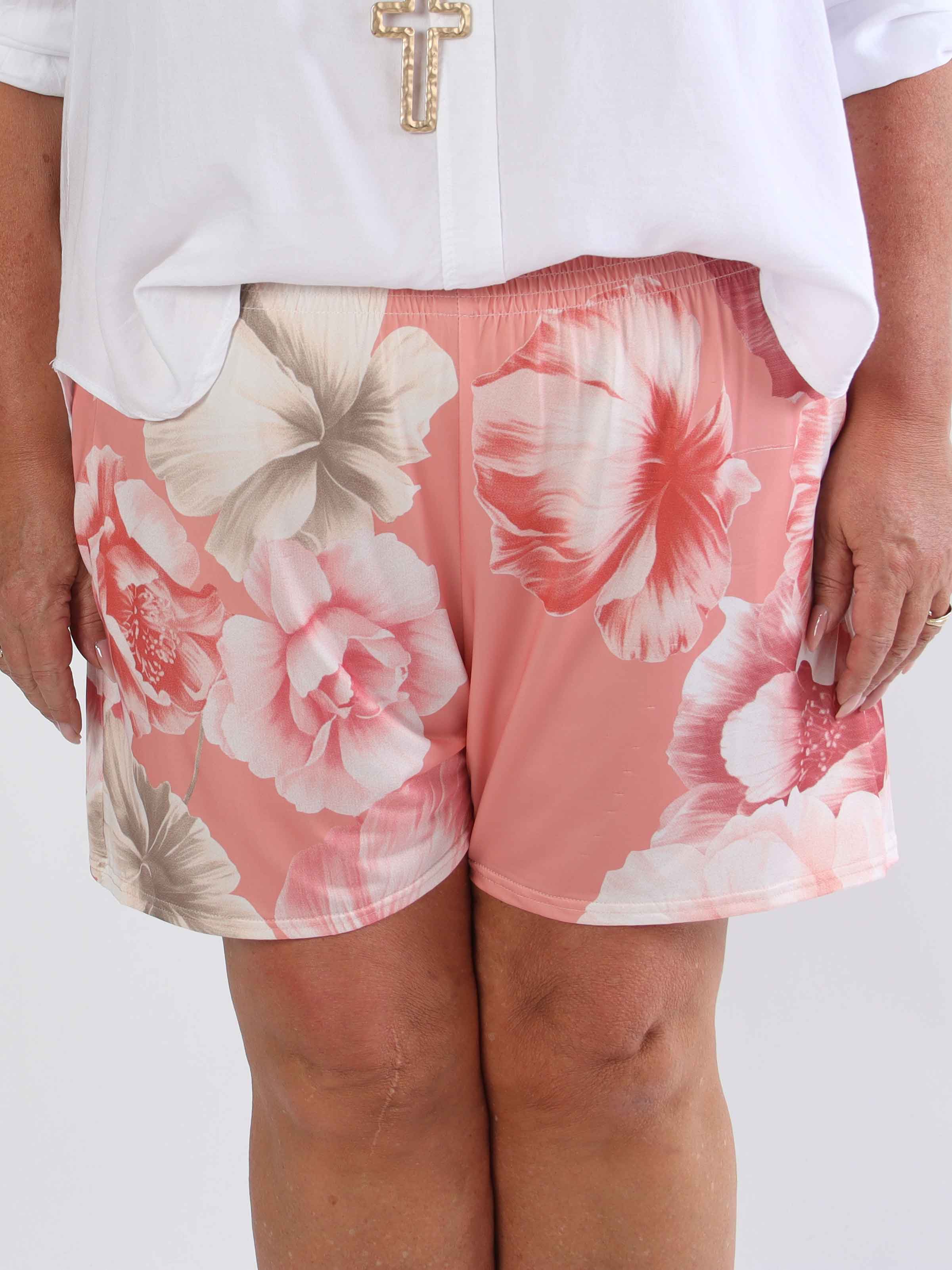 Pams Flower Shorts - Elastiske plus size shorts med blomsterprint