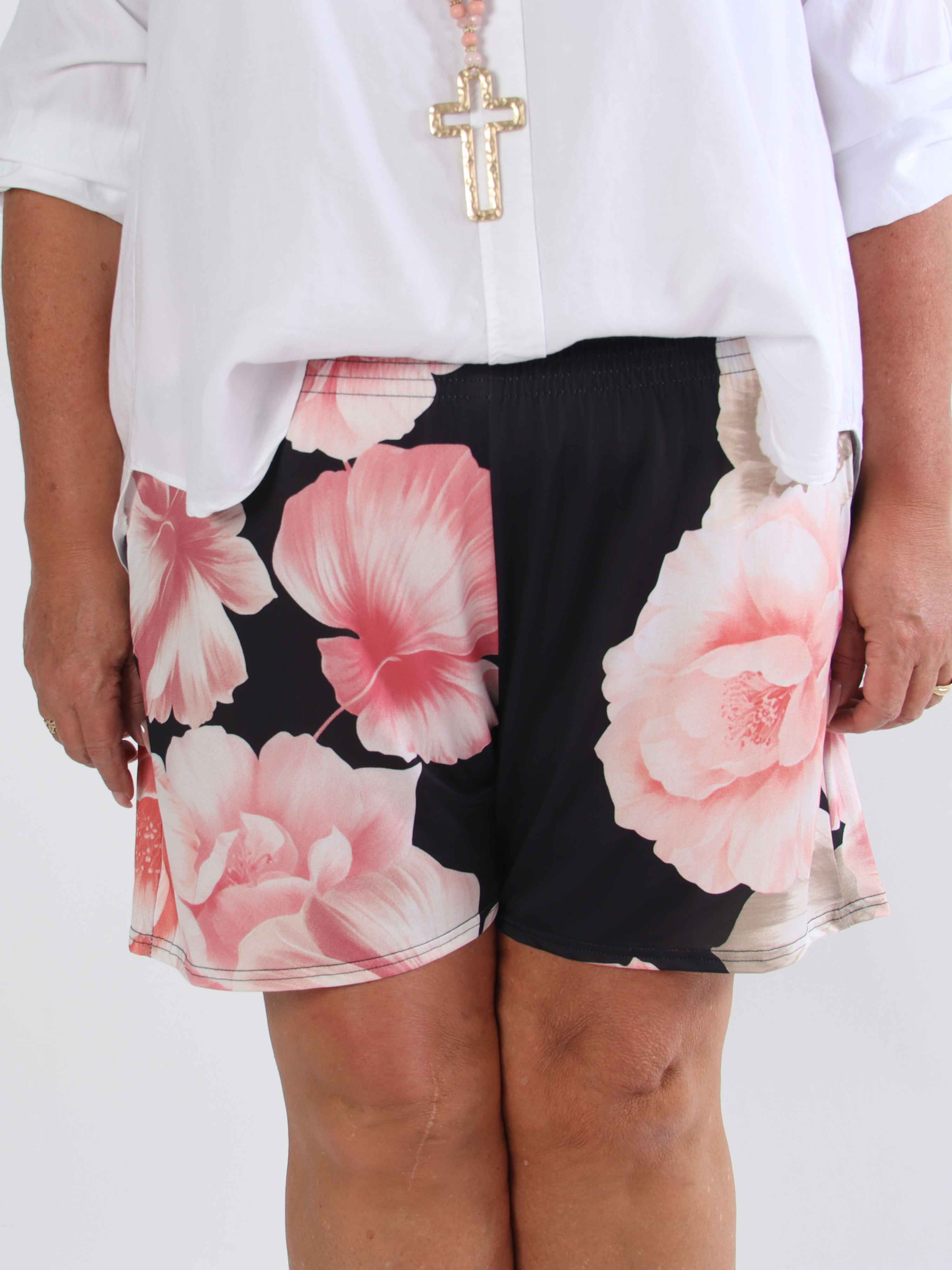 Pams Flower Shorts - Elastiske plus size shorts med blomsterprint