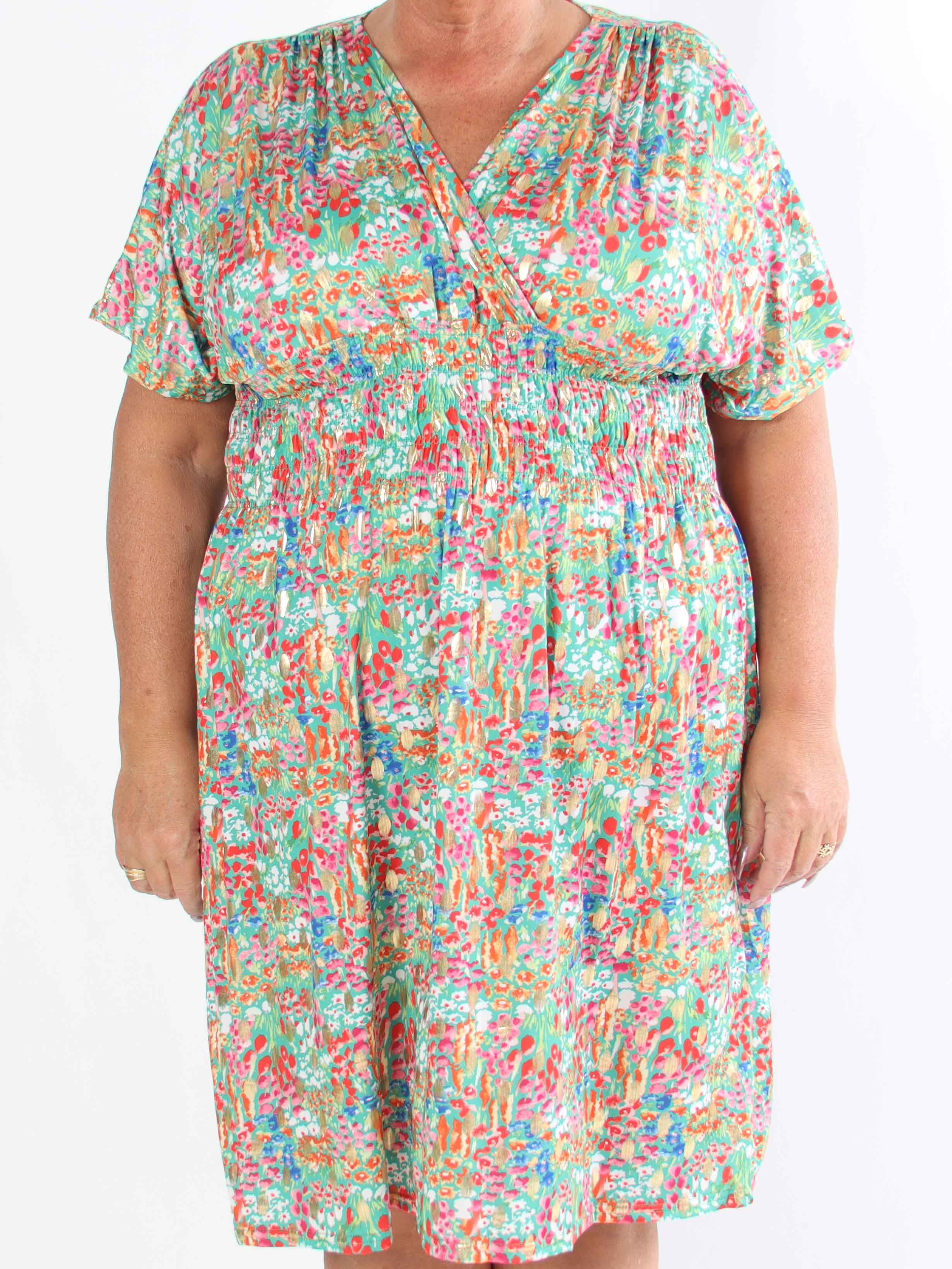Pams Multi Flower Short - Plus size kjole i blomsterprint med gulddetaljer
