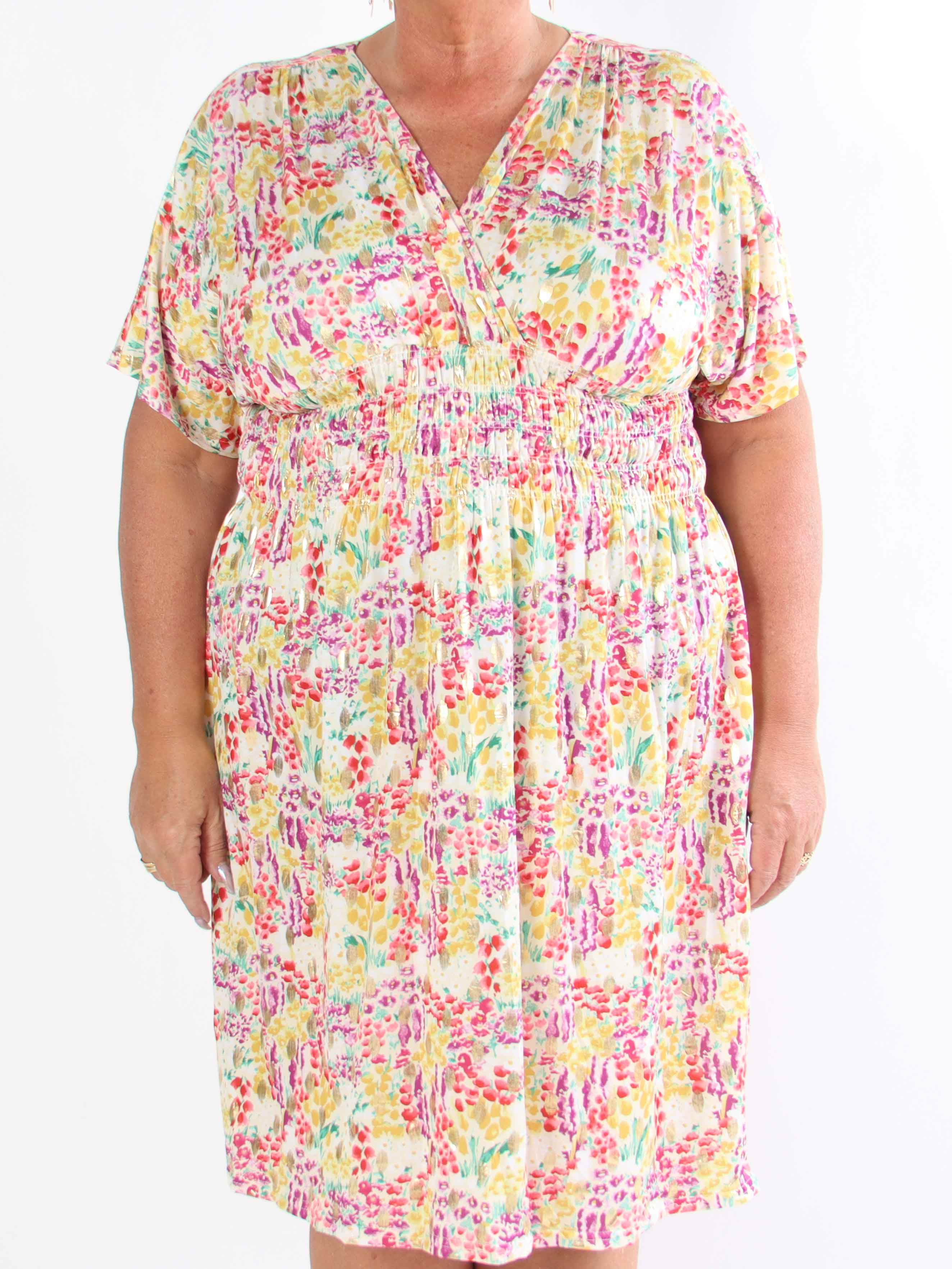 Pams Multi Flower Short - Plus size kjole i blomsterprint med gulddetaljer