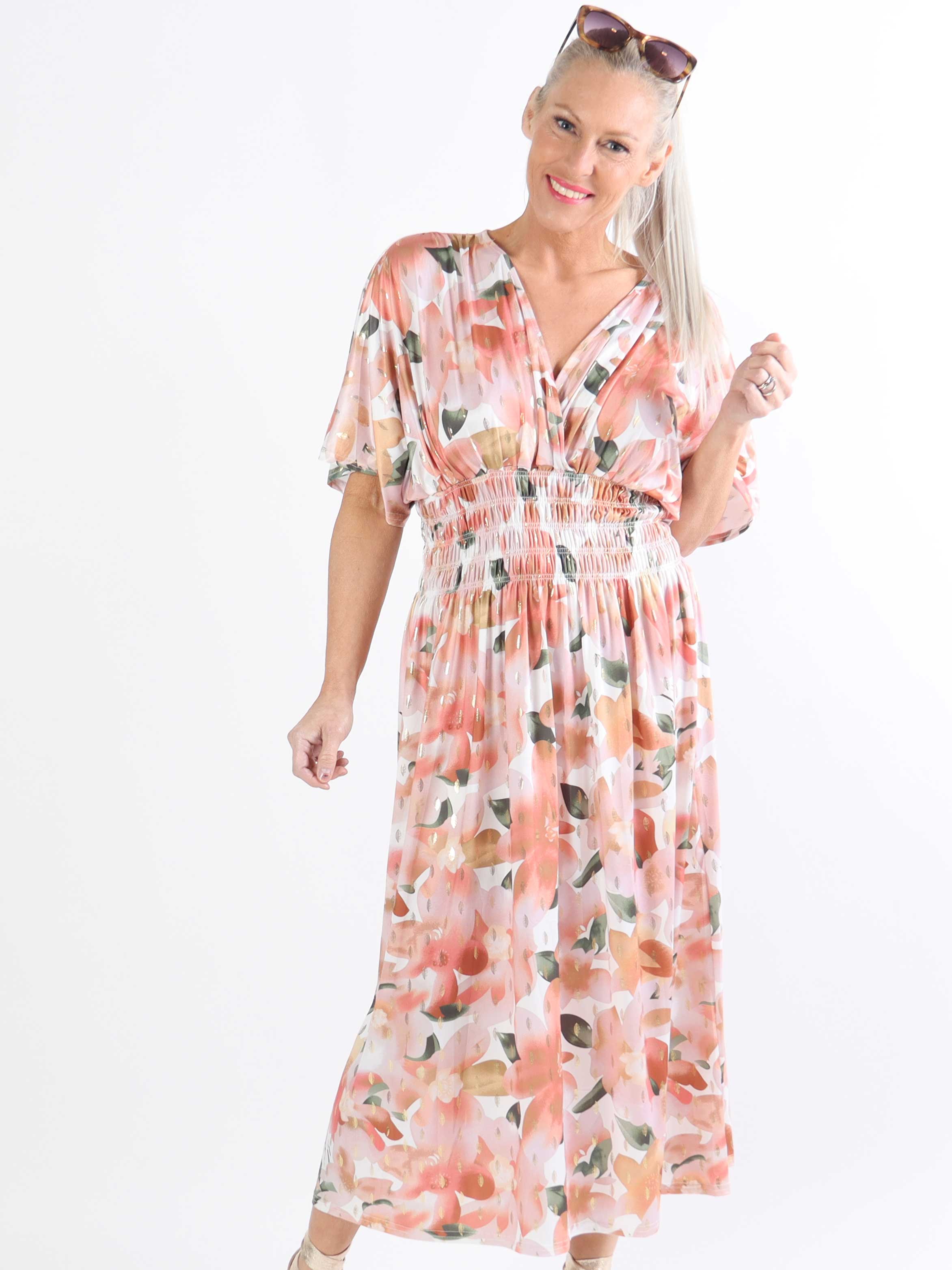 Pams Sweet Flower Midi - Elastisk plus size kjole i krølfrit stof