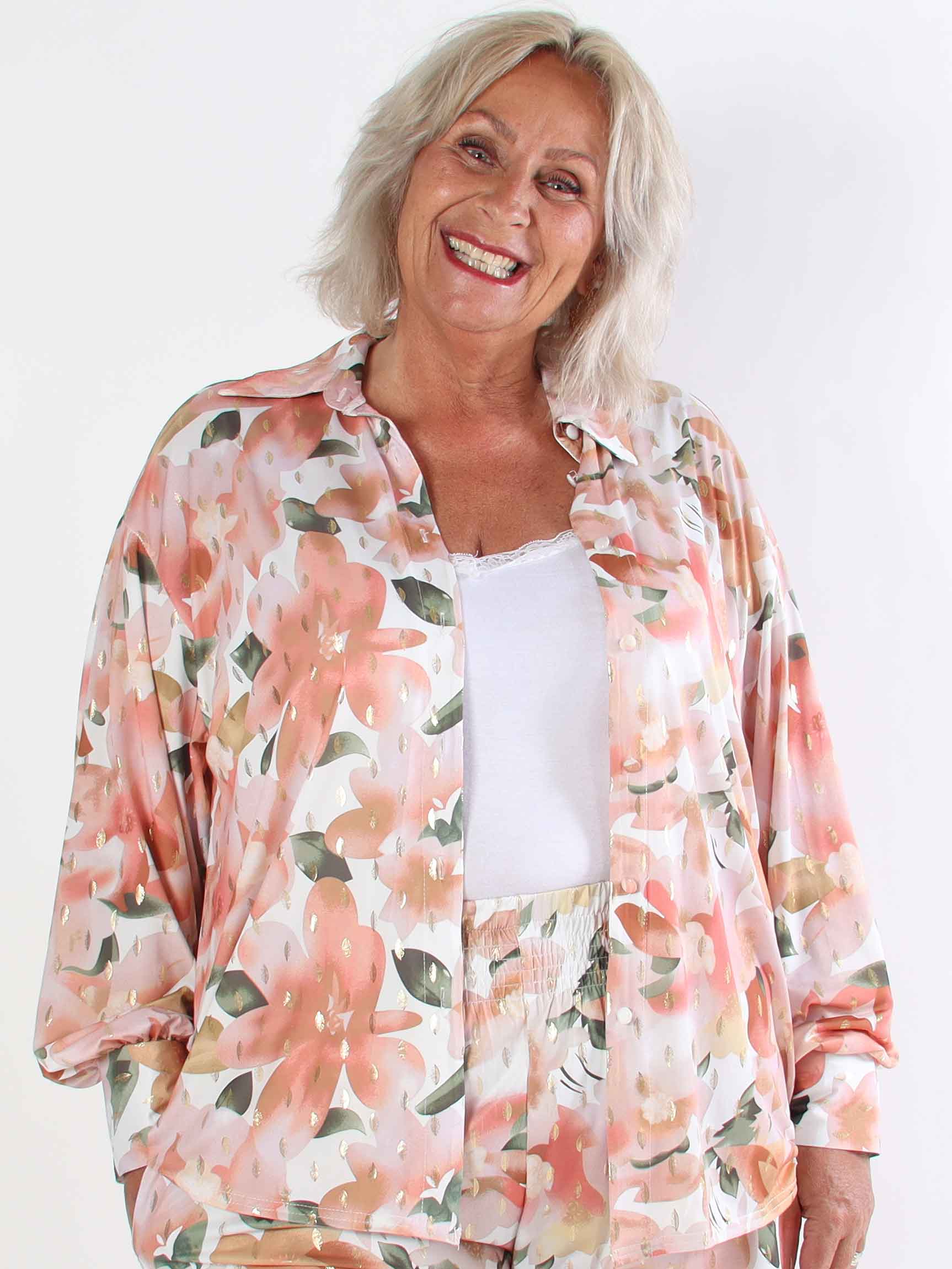 Pamy Sweet Flower - Plus size skjorte i elastisk blomstret stof