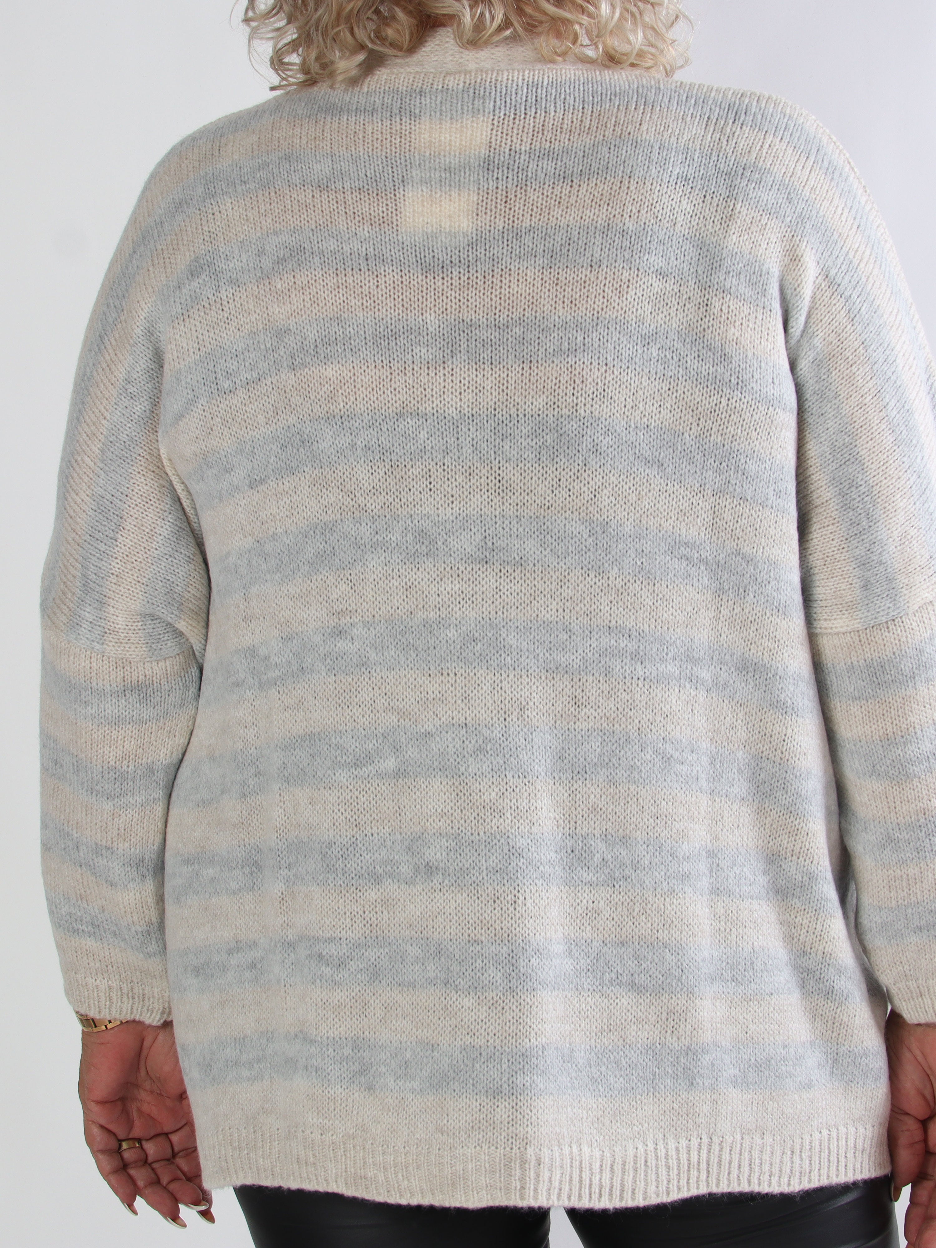 Parker - Stribet plus size strikcardigan med store guld knapper