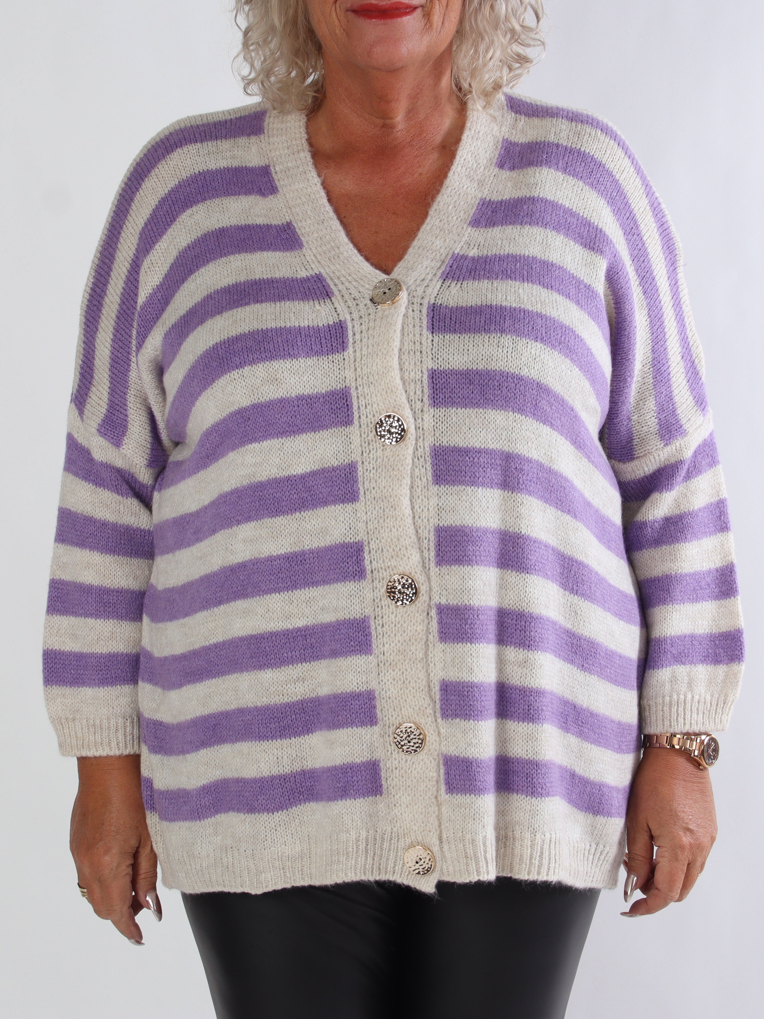 Parker - Stribet plus size strikcardigan med store guld knapper