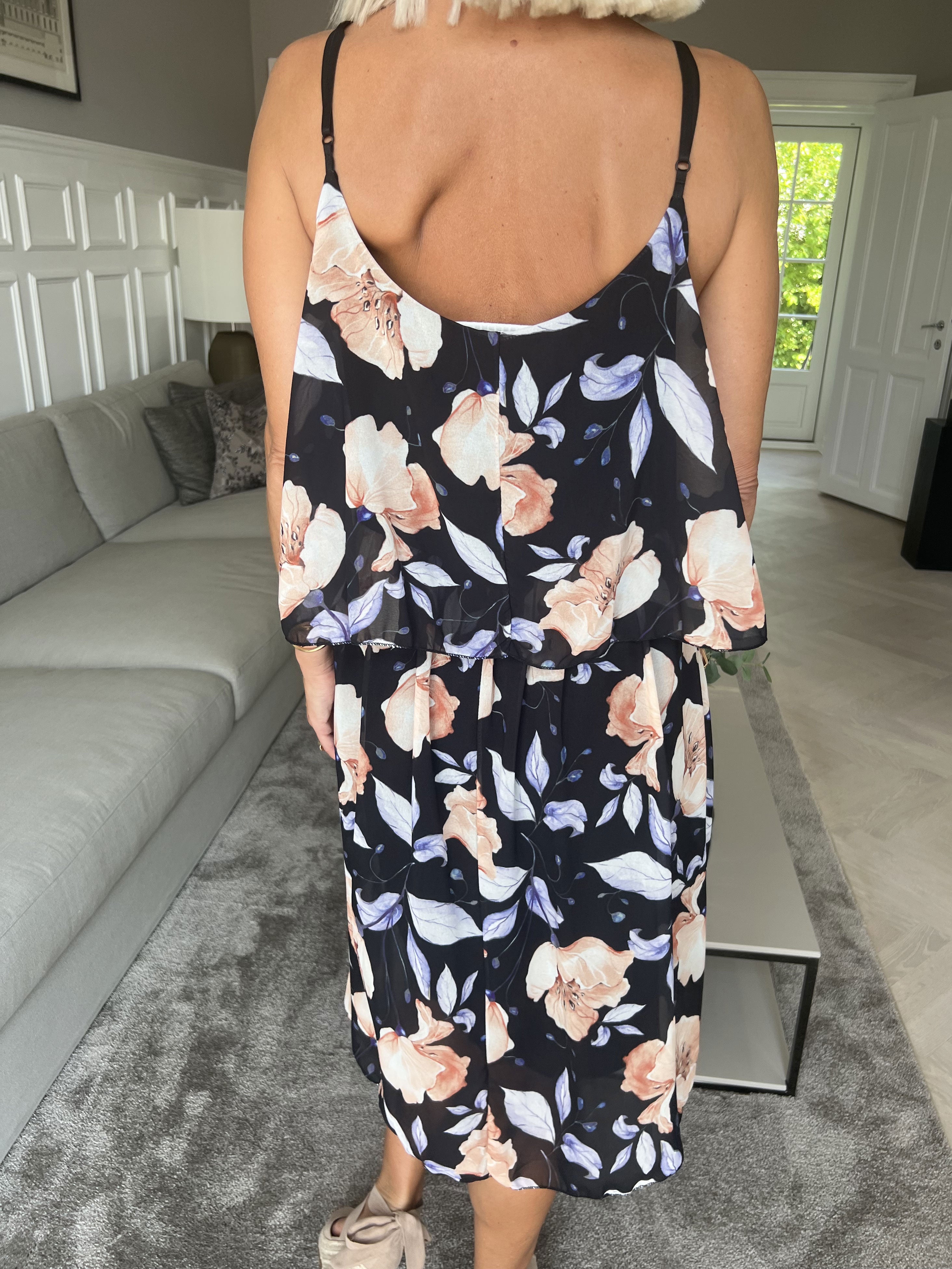 Pavo - Sød sommerkjole med chiffonlag yderst