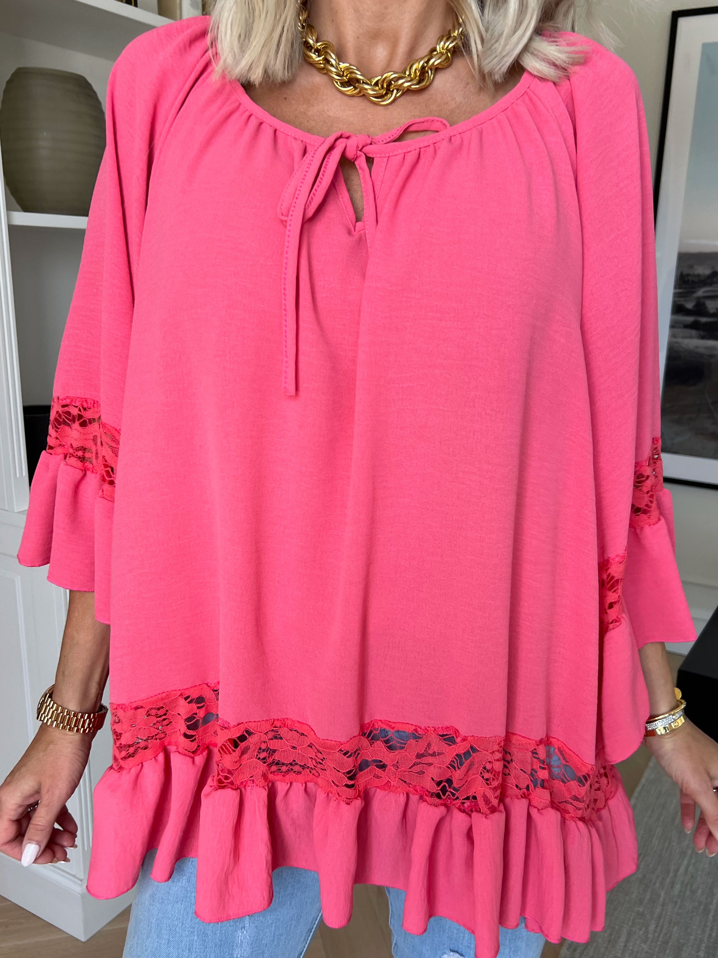 Pepita - Tunika i løs pasform med blonde- og flæsedetaljer