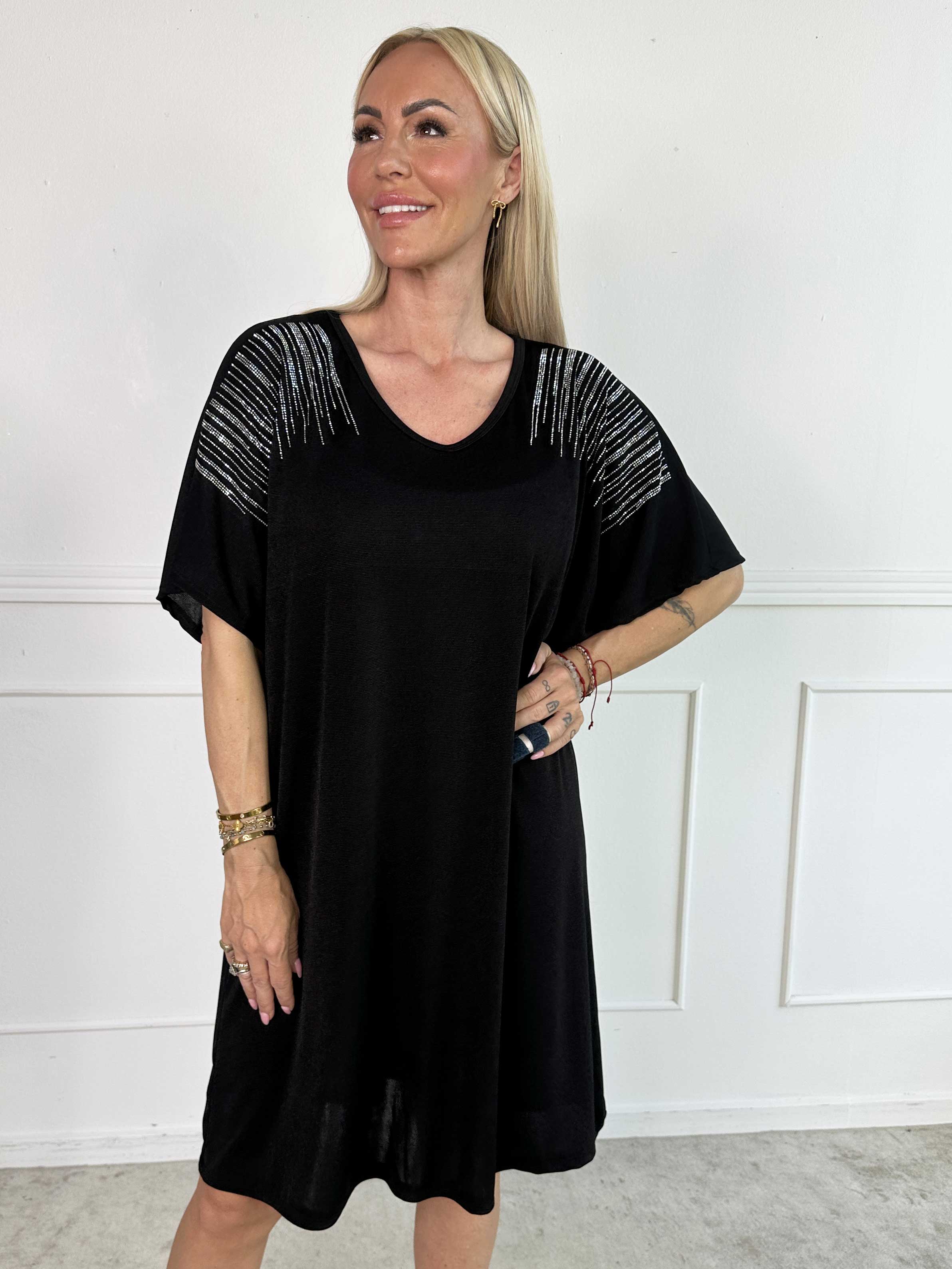 Phoebe - Viskose tunikakjole i løs pasform med similisten