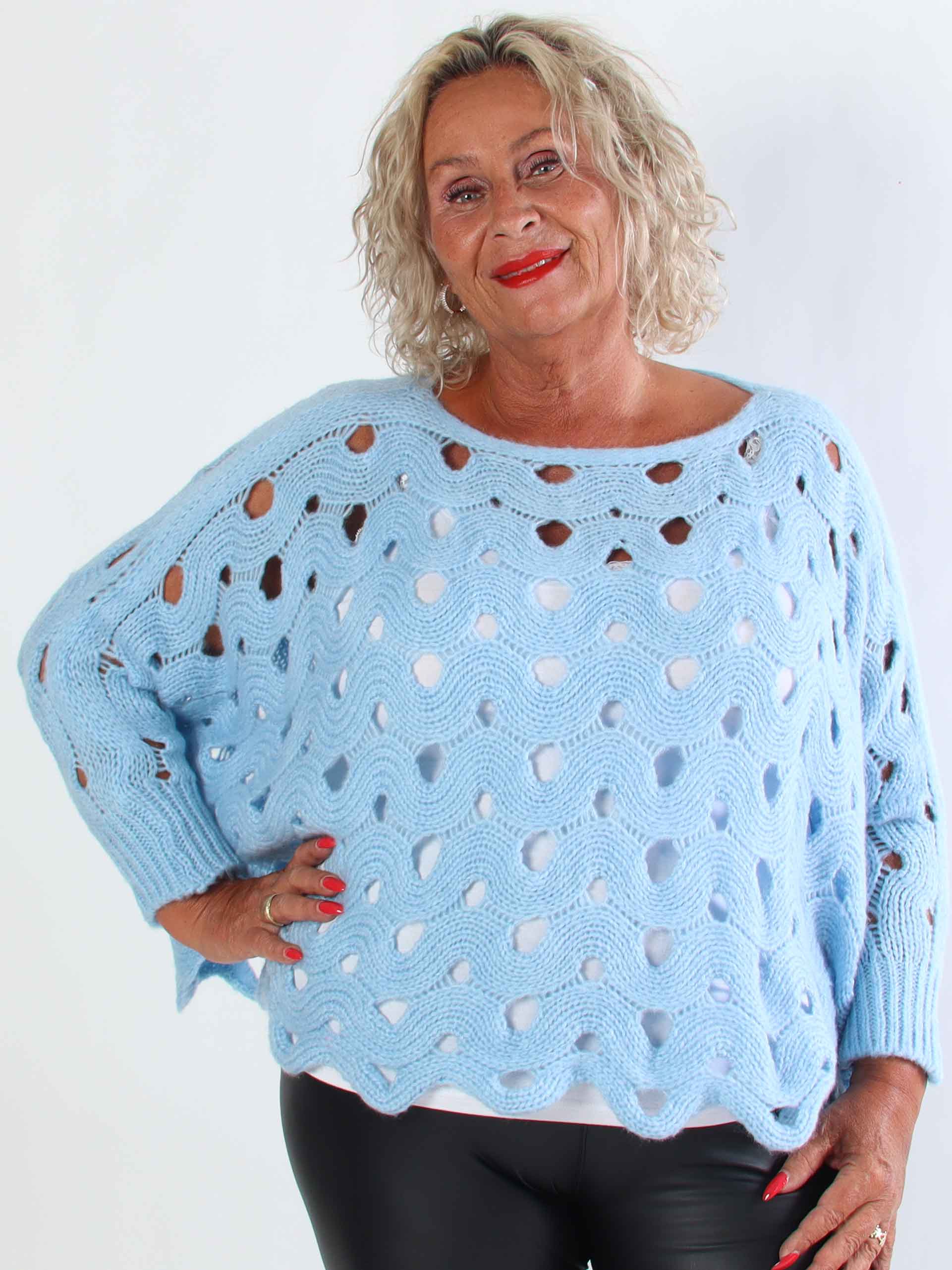 Pia - Hullet plus size strik med flagermus ærmer