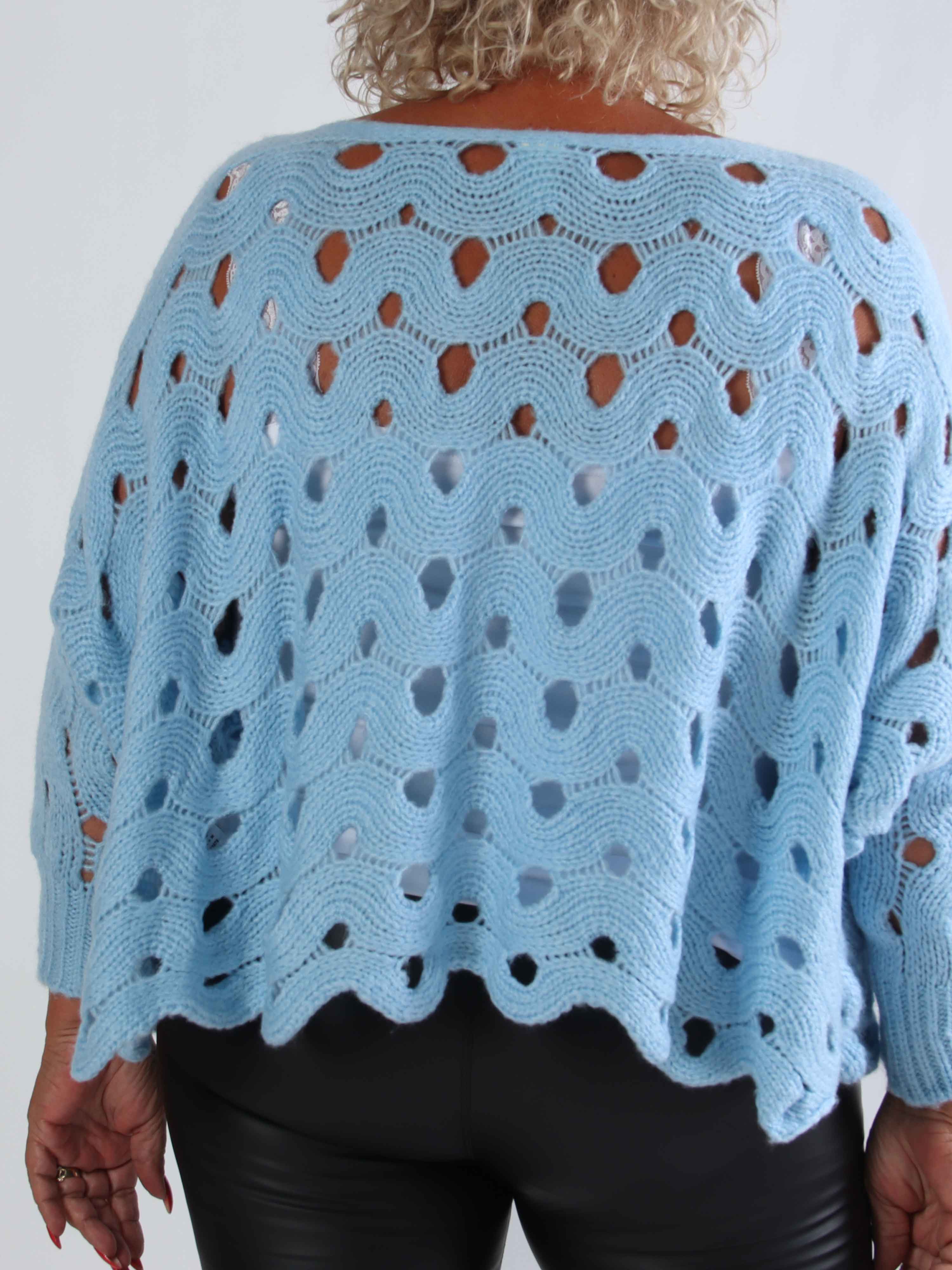 Pia - Hullet plus size strik med flagermus ærmer