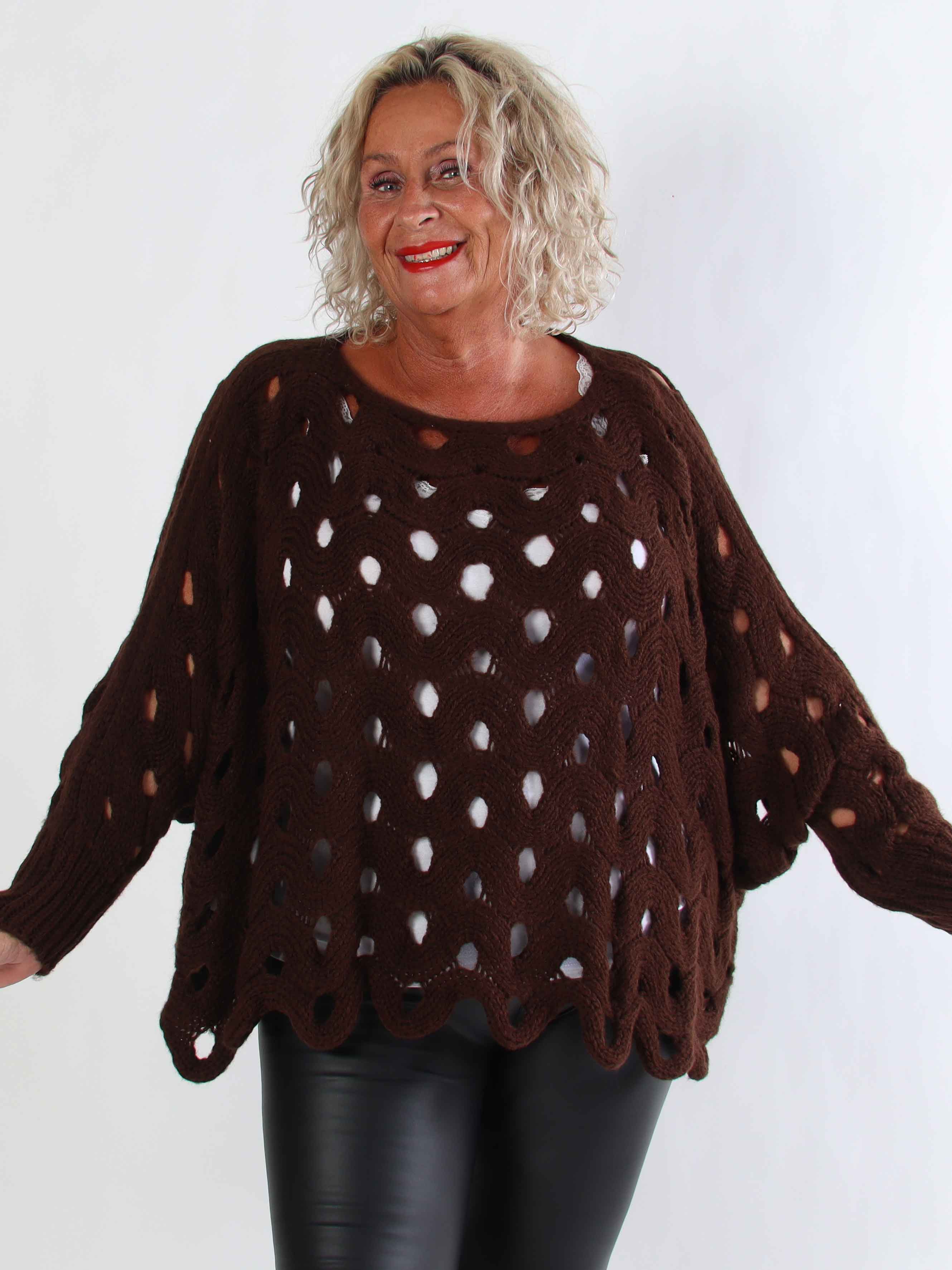 Pia - Hullet plus size strik med flagermus ærmer