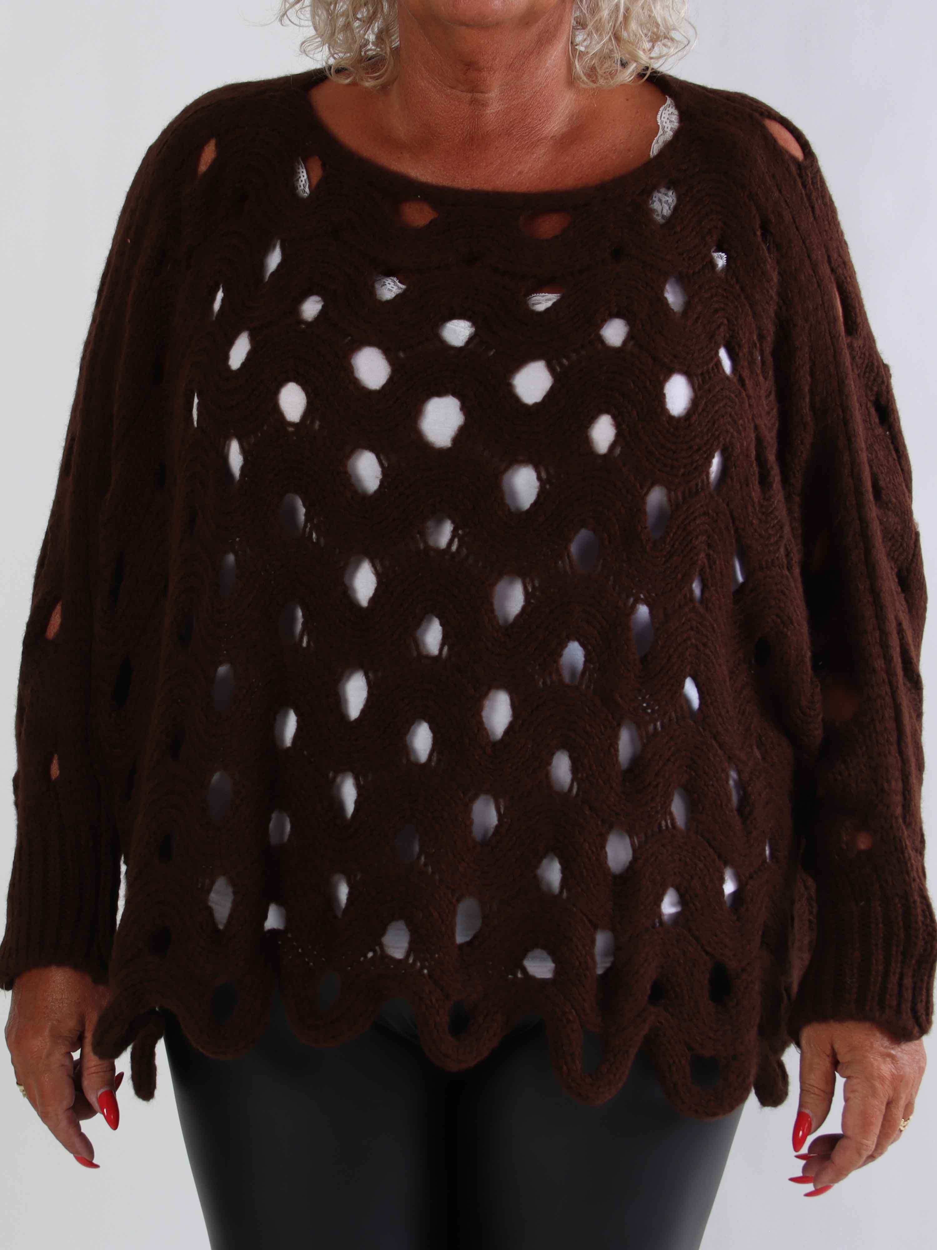 Pia - Hullet plus size strik med flagermus ærmer