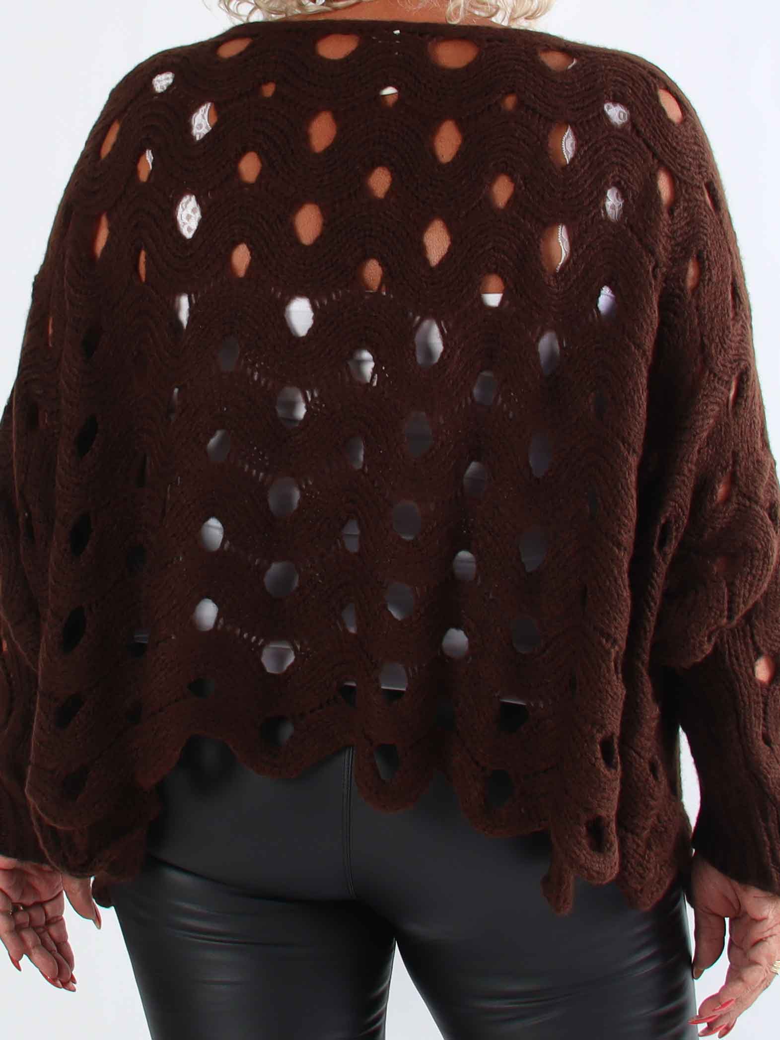 Pia - Hullet plus size strik med flagermus ærmer