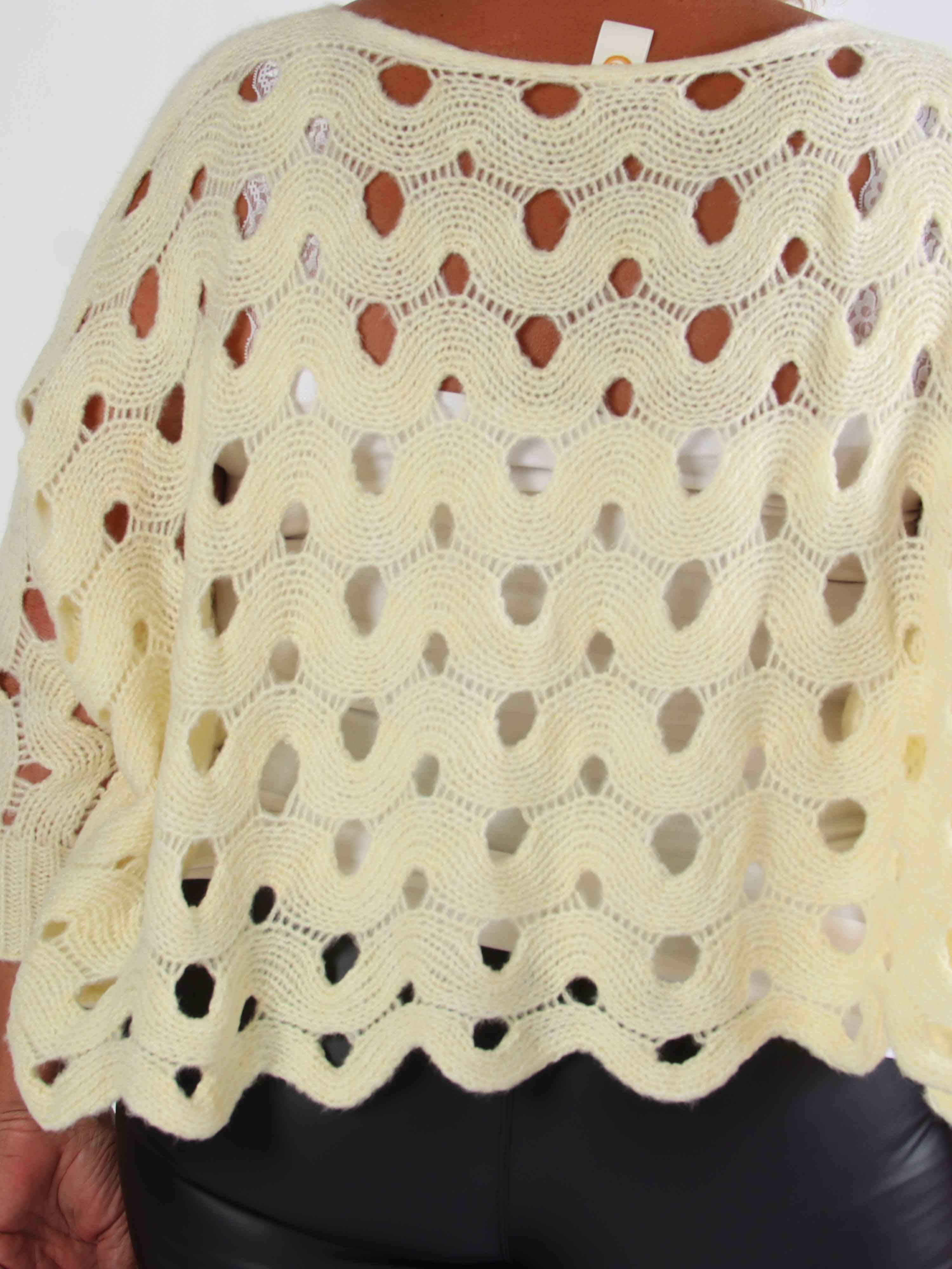 Pia - Hullet plus size strik med flagermus ærmer