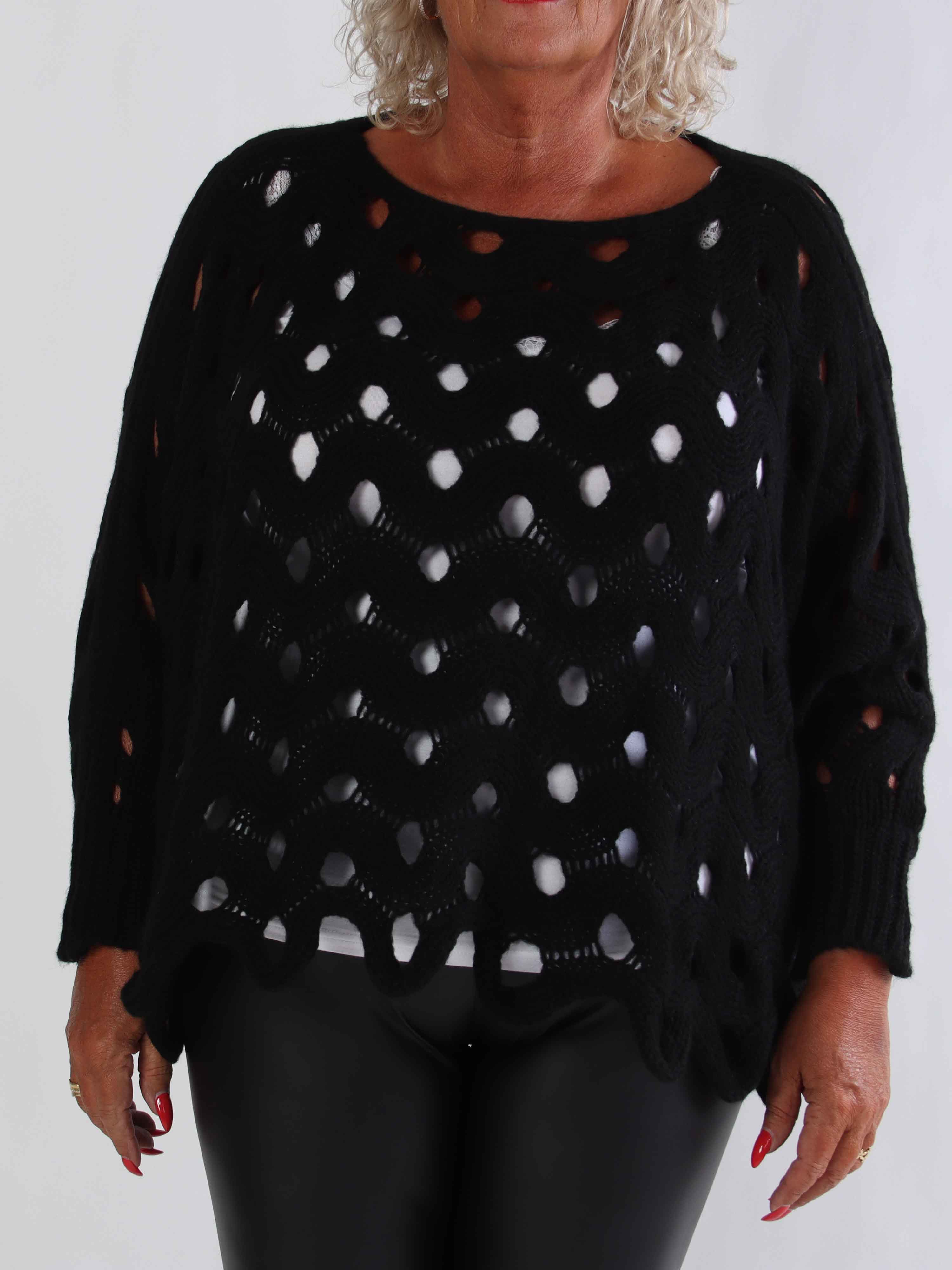 Pia - Hullet plus size strik med flagermus ærmer