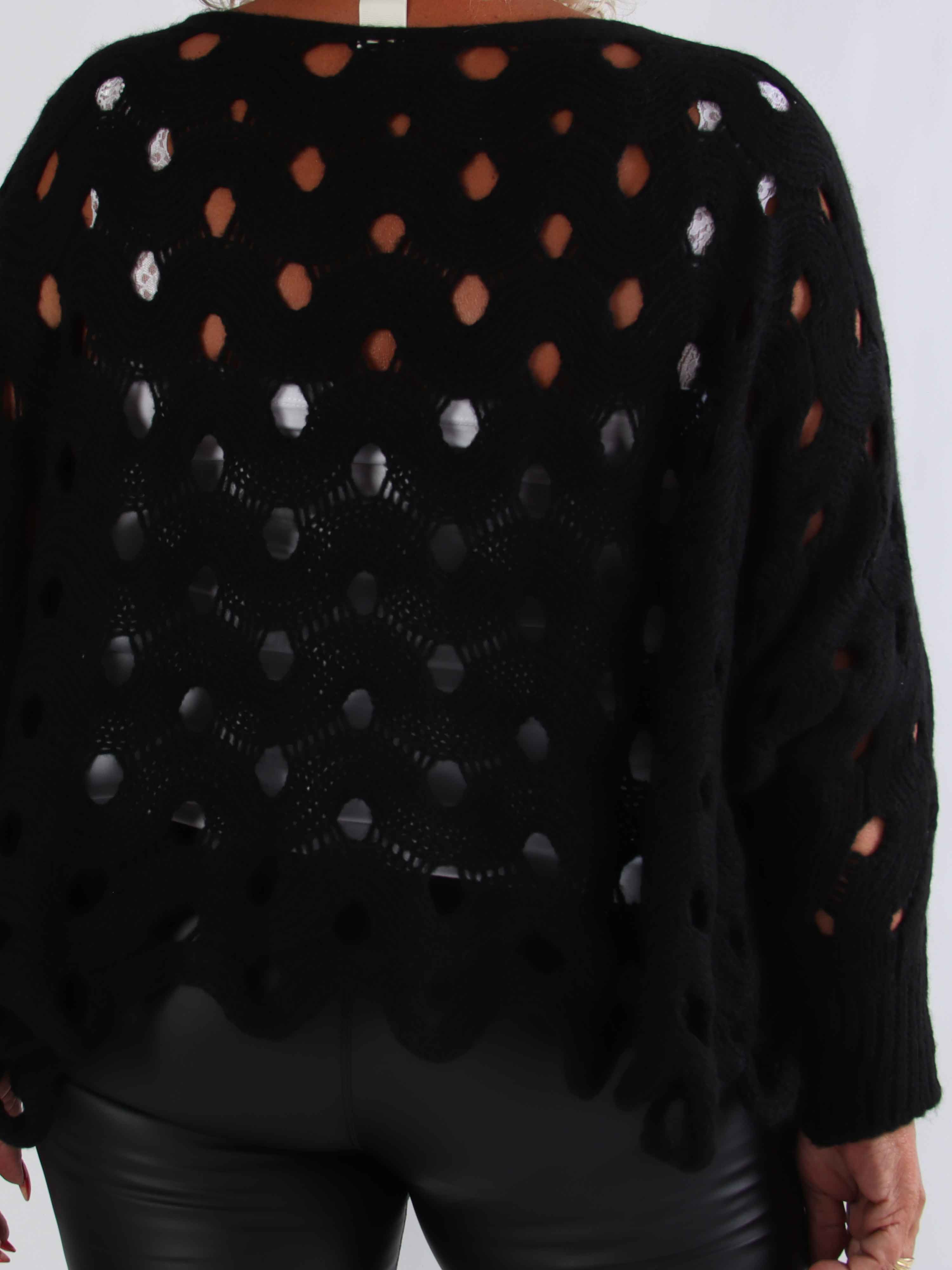 Pia - Hullet plus size strik med flagermus ærmer