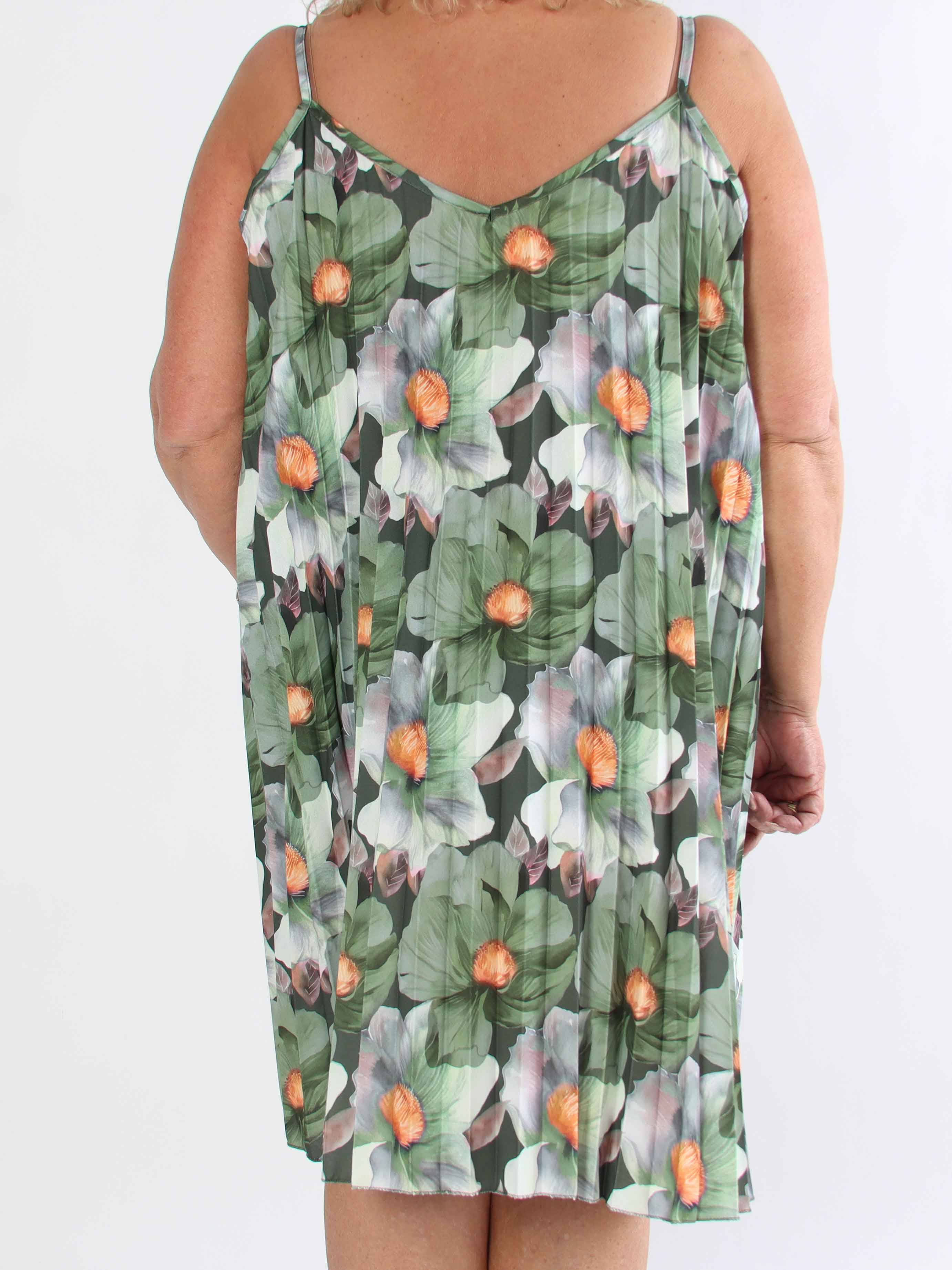 Poppy - Sød plisseret stropkjole i viskose med blomsterprint