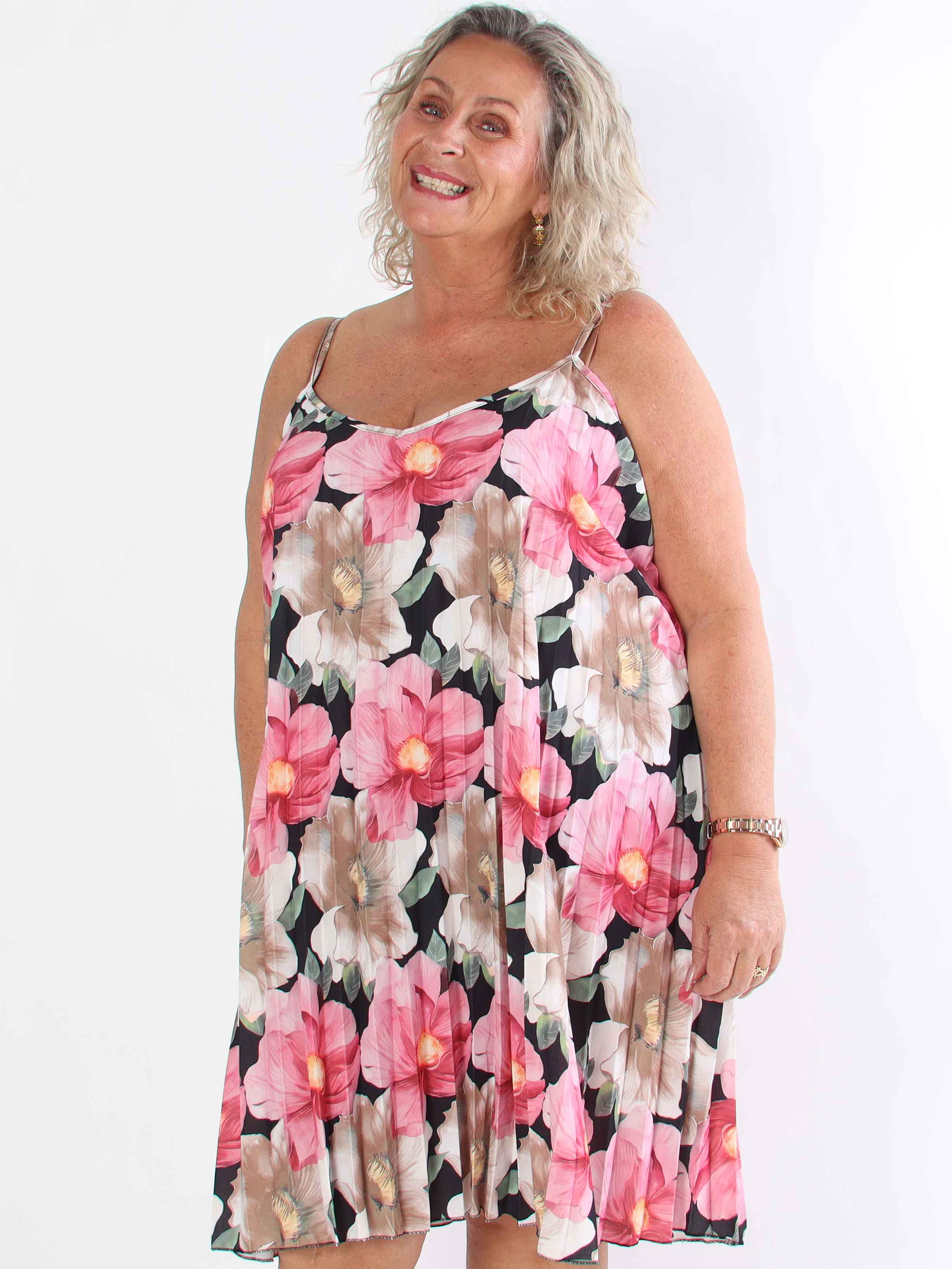 Poppy - Sød plisseret stropkjole i viskose med blomsterprint