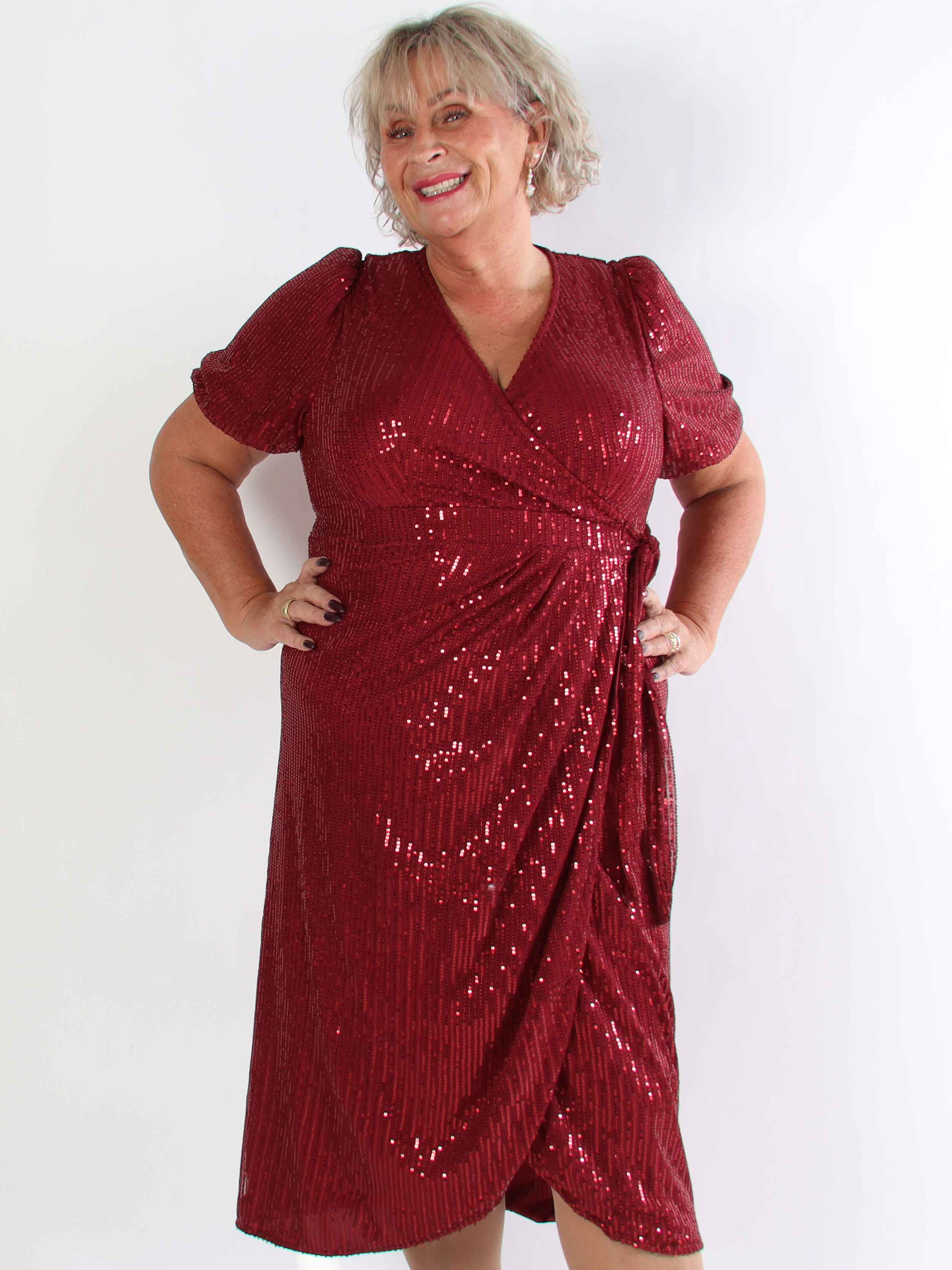 Primula Glitter - Plus size kjole i slå-om look med pailletter