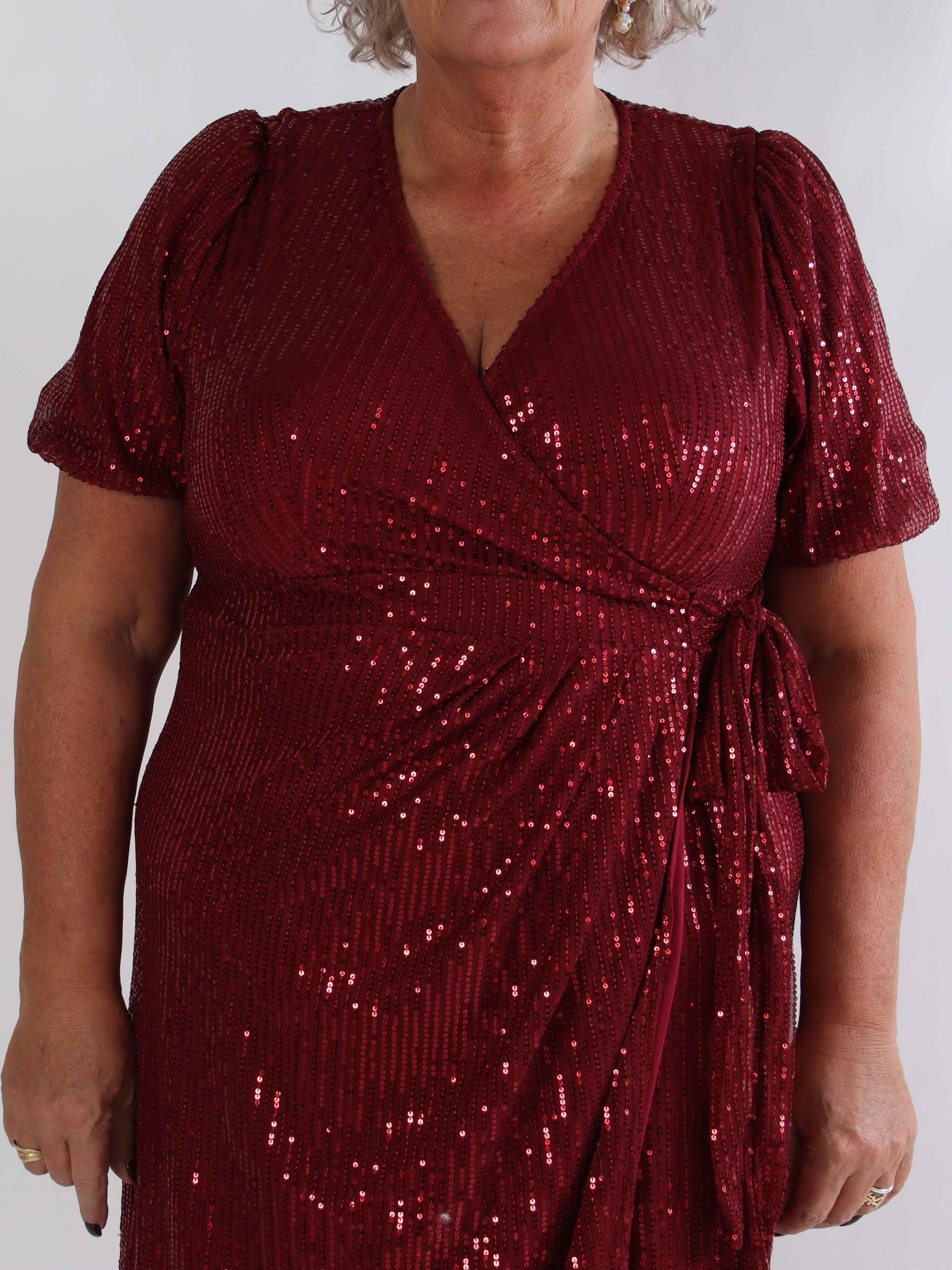 Primula Glitter - Plus size kjole i slå-om look med pailletter