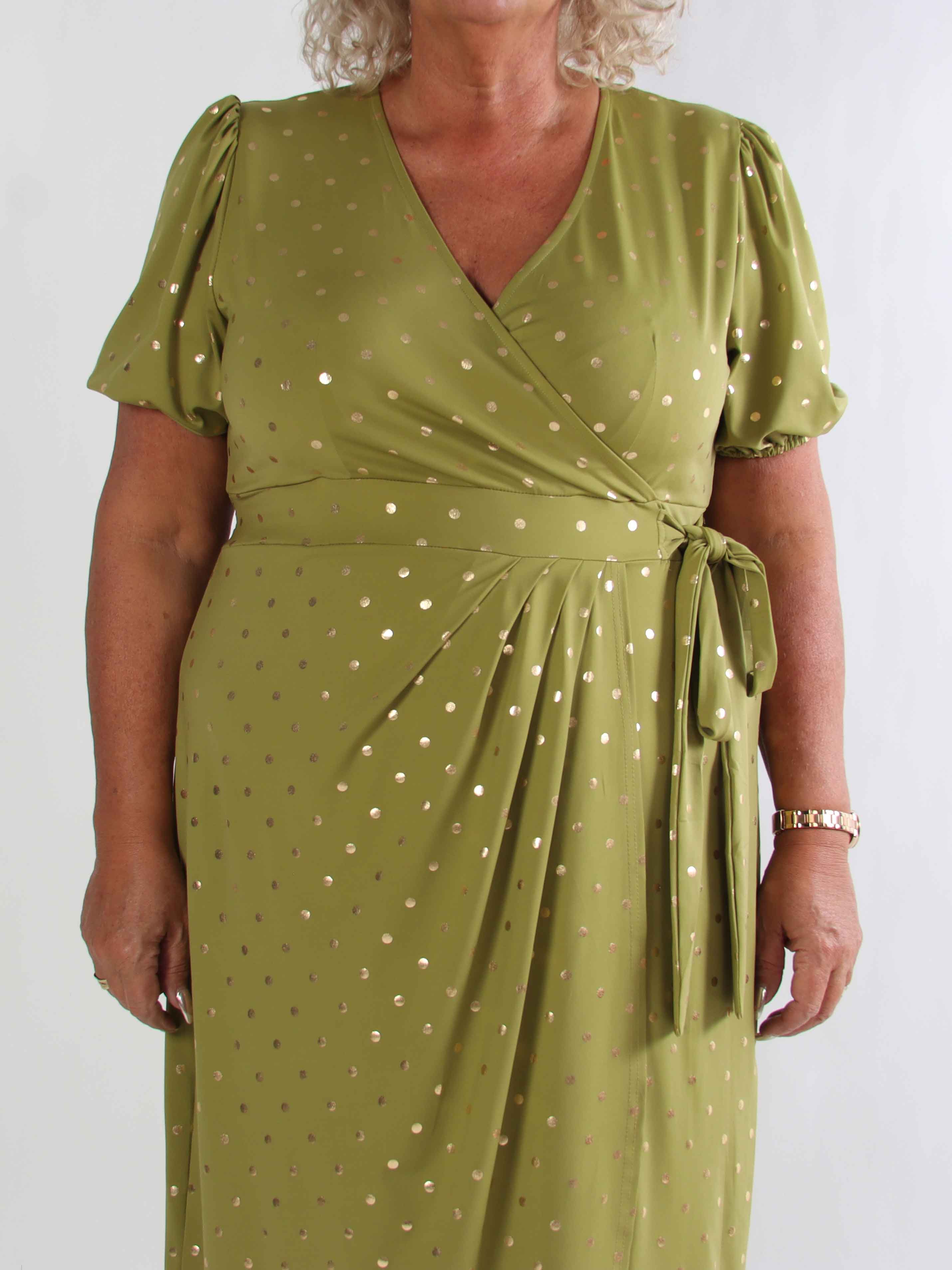 Primula Dust Gold - Plus size kjole i slå-om look med guld prikker