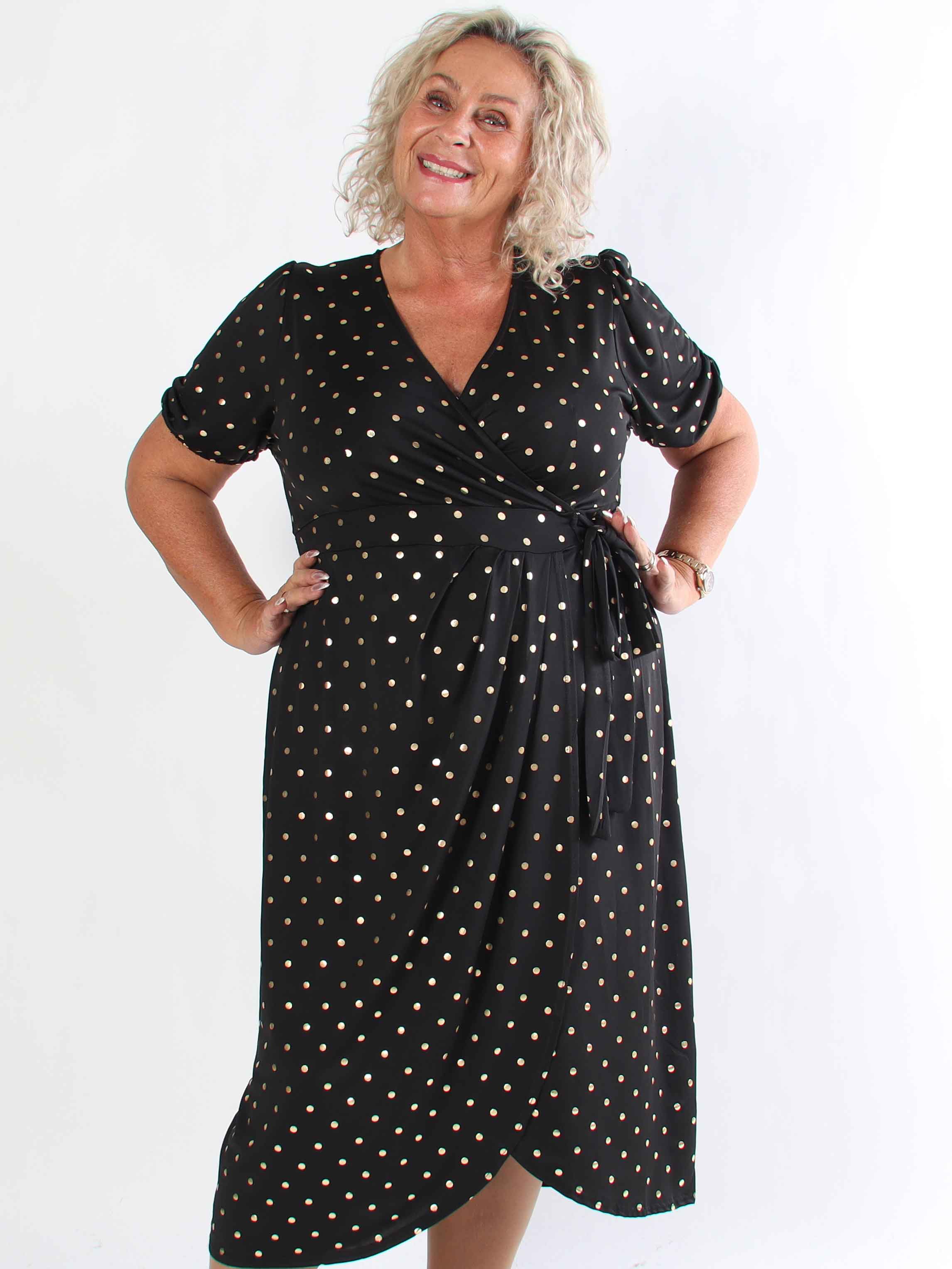 Primula Dust Gold - Plus size kjole i slå-om look med guld prikker