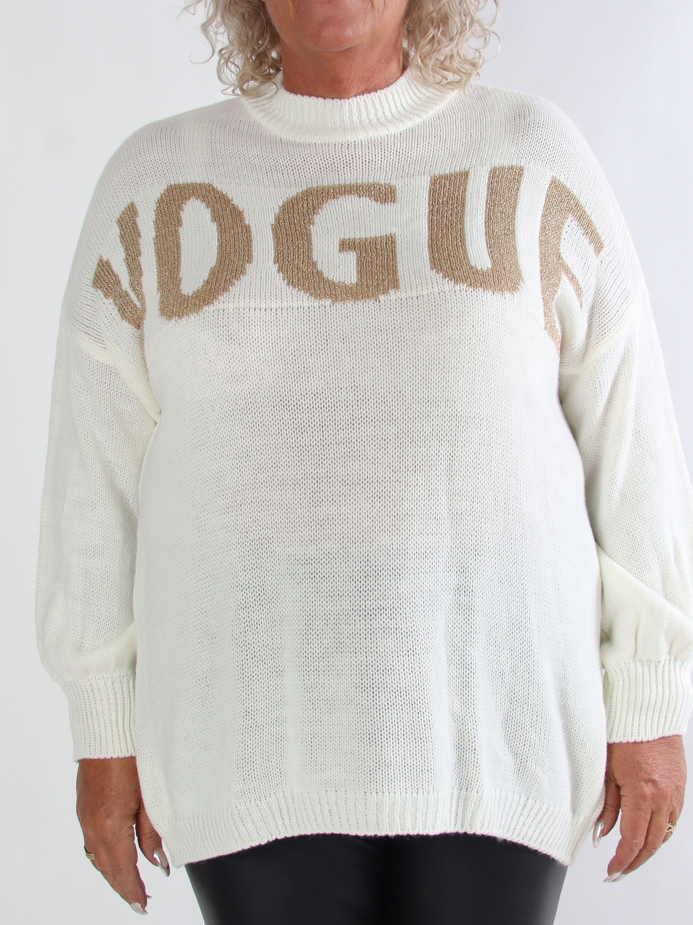 Priscilla - Plus size striktrøje med VOGUE skrevet med guld glimmertråde