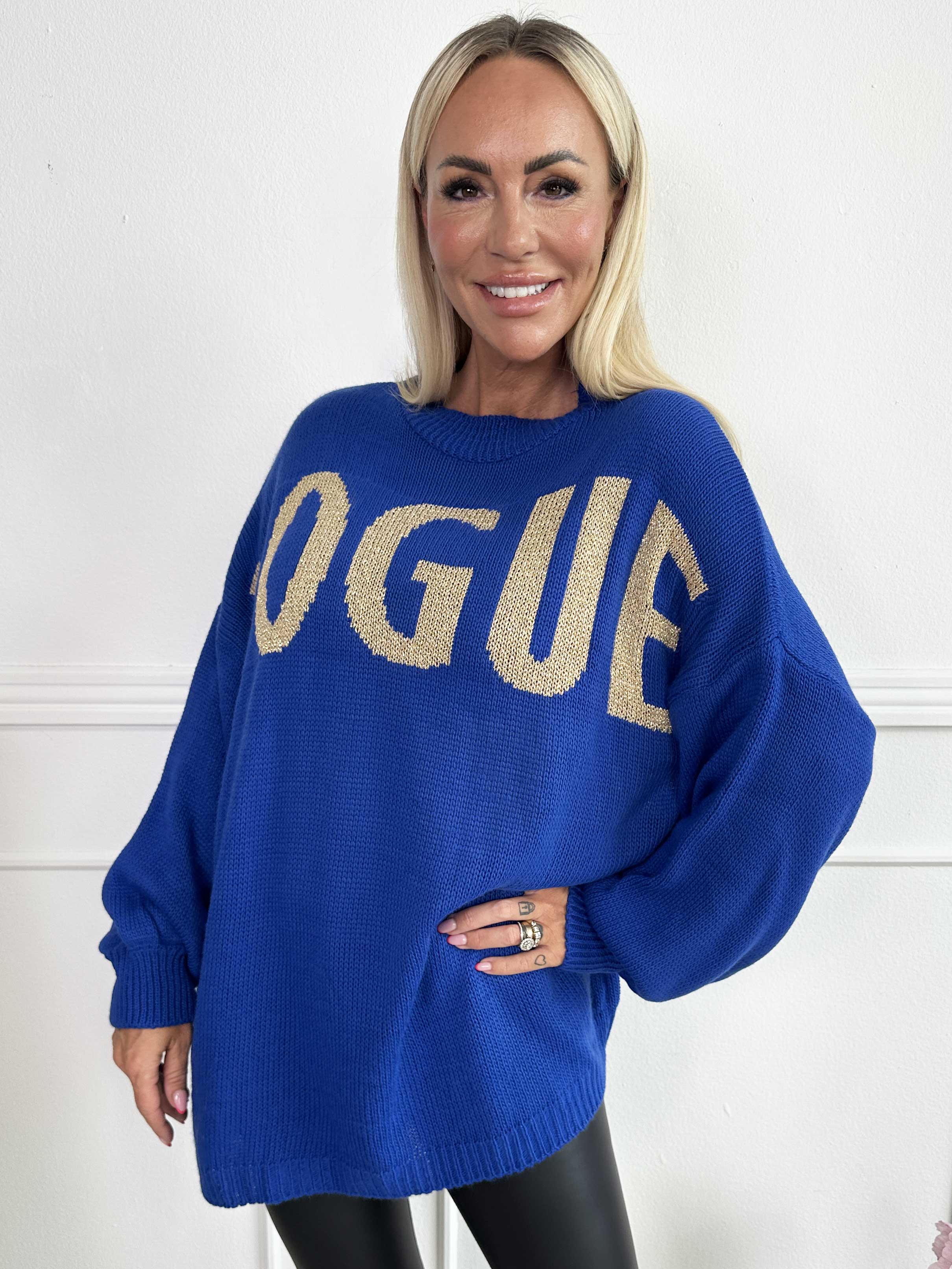 Priscilla - Striktrøje med VOGUE skrevet med guld glimmertråde