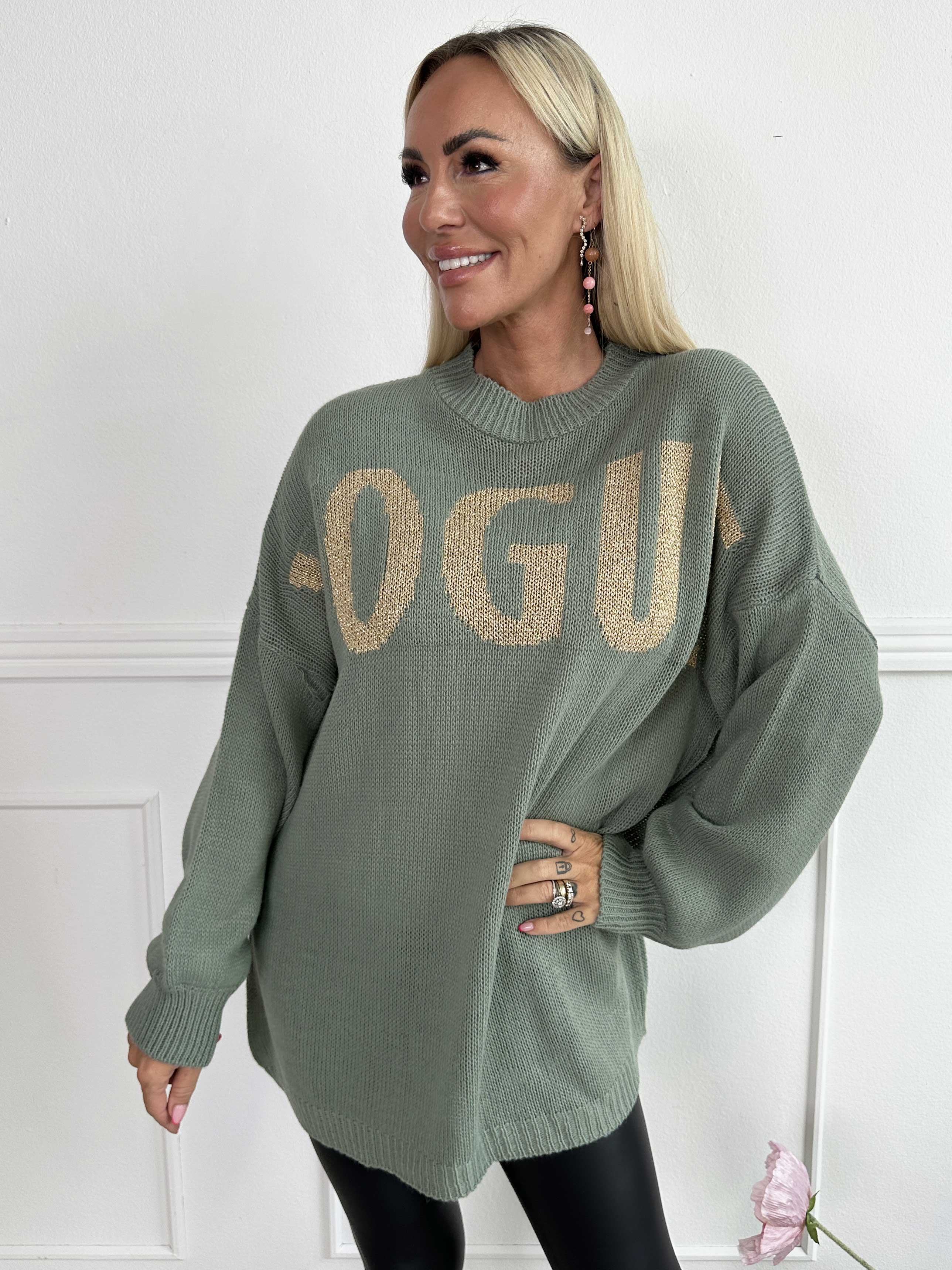 Priscilla - Striktrøje med VOGUE skrevet med guld glimmertråde