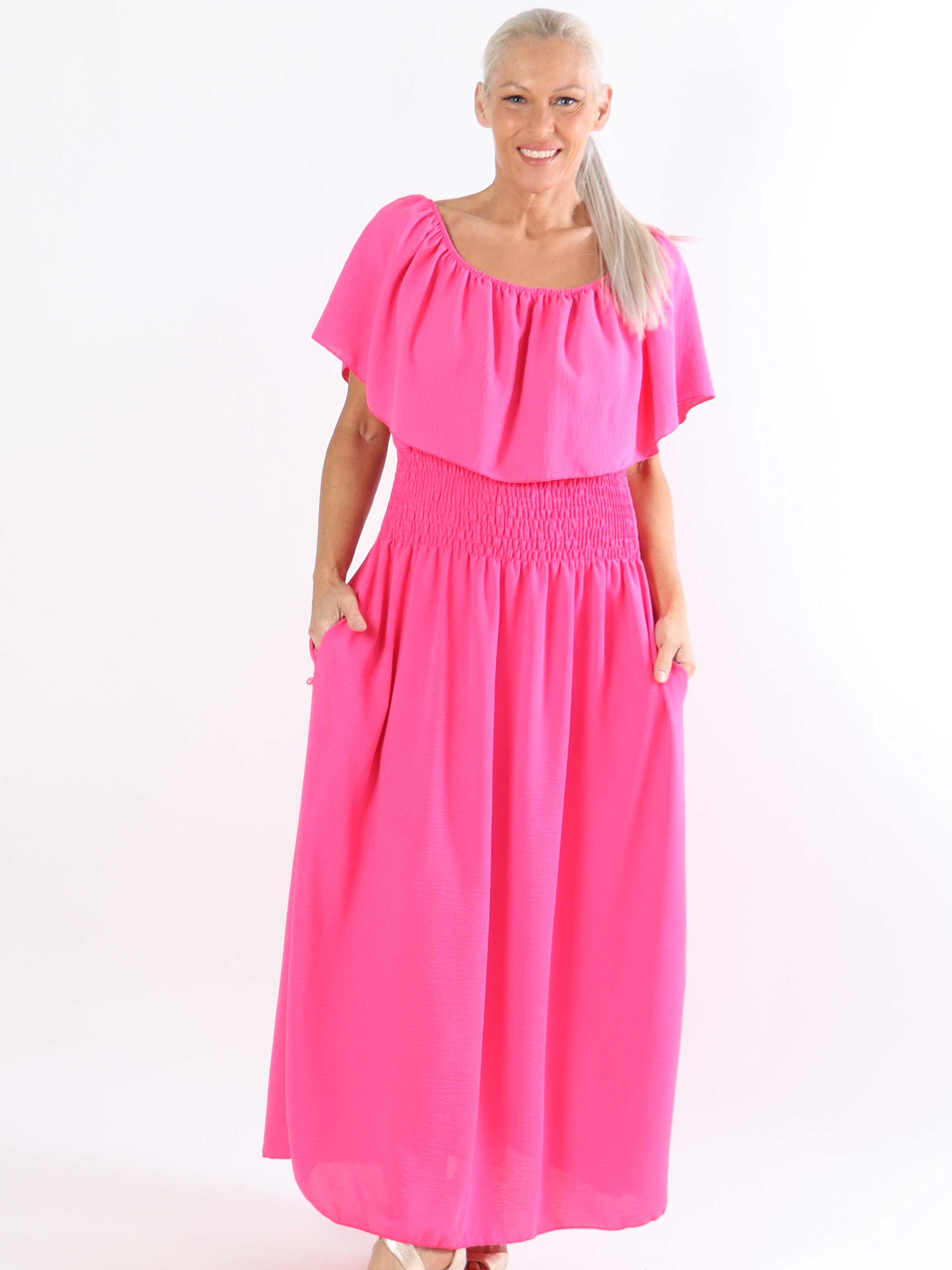 Rachel - Lang plus size kjole med lommer og flæsekant