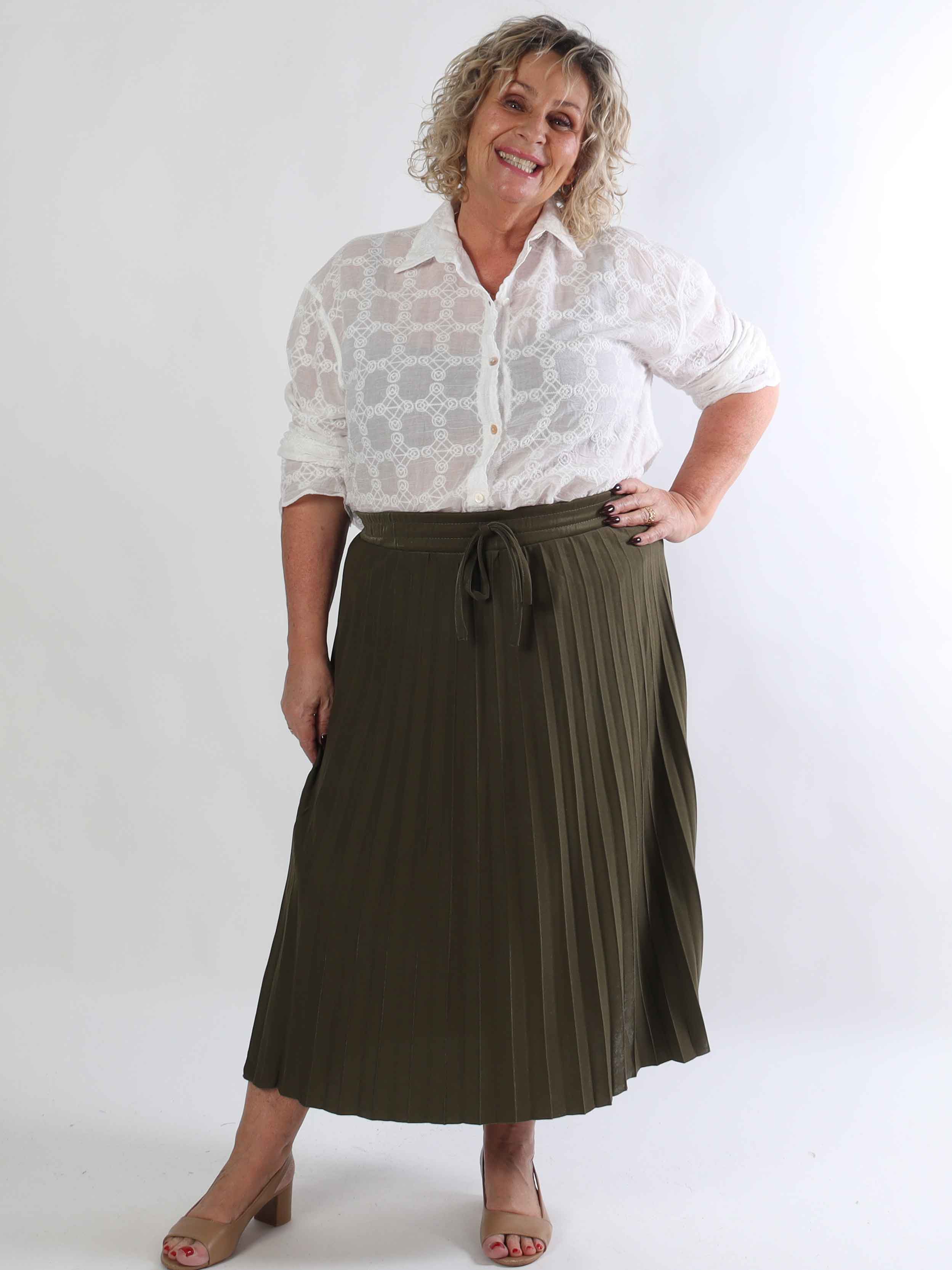 Regitze - Plisseret nederdel i let shiny materiale med elastik i taljen