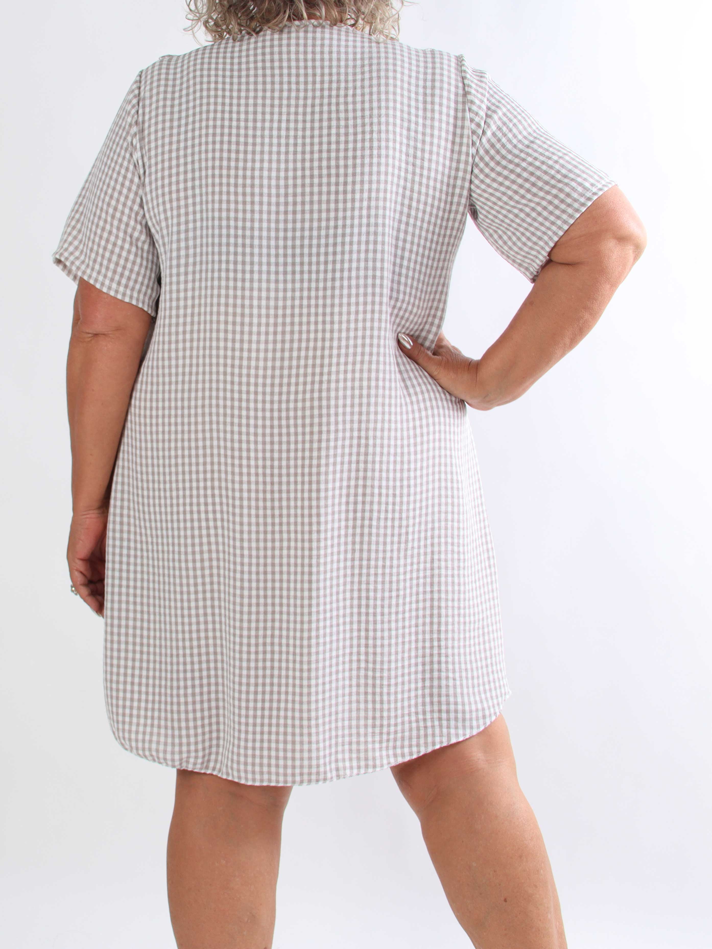 Roma - Stilfuld ternet plus size tunikakjole i let viskoseblanding