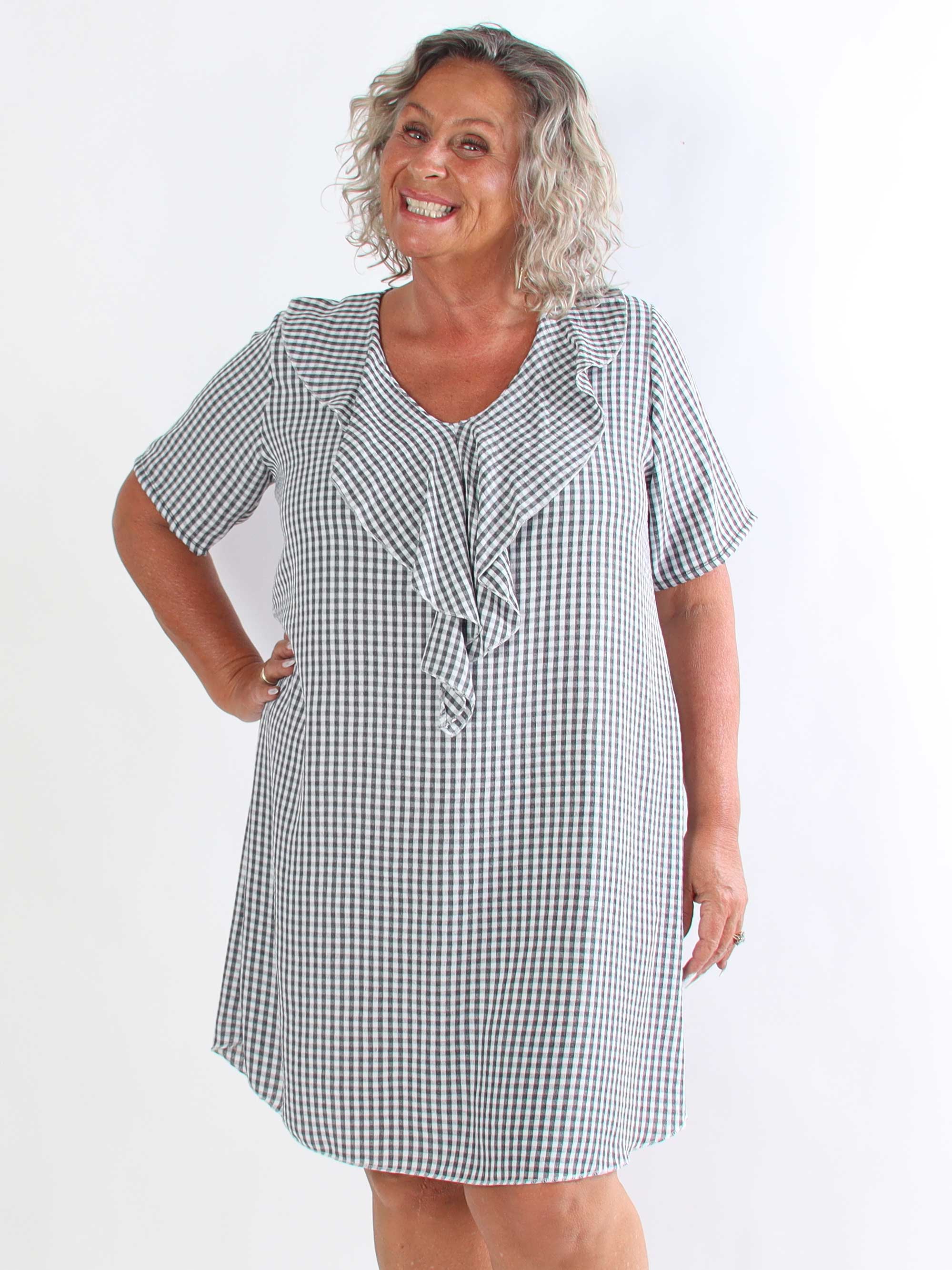 Roma - Stilfuld ternet plus size tunikakjole i let viskoseblanding