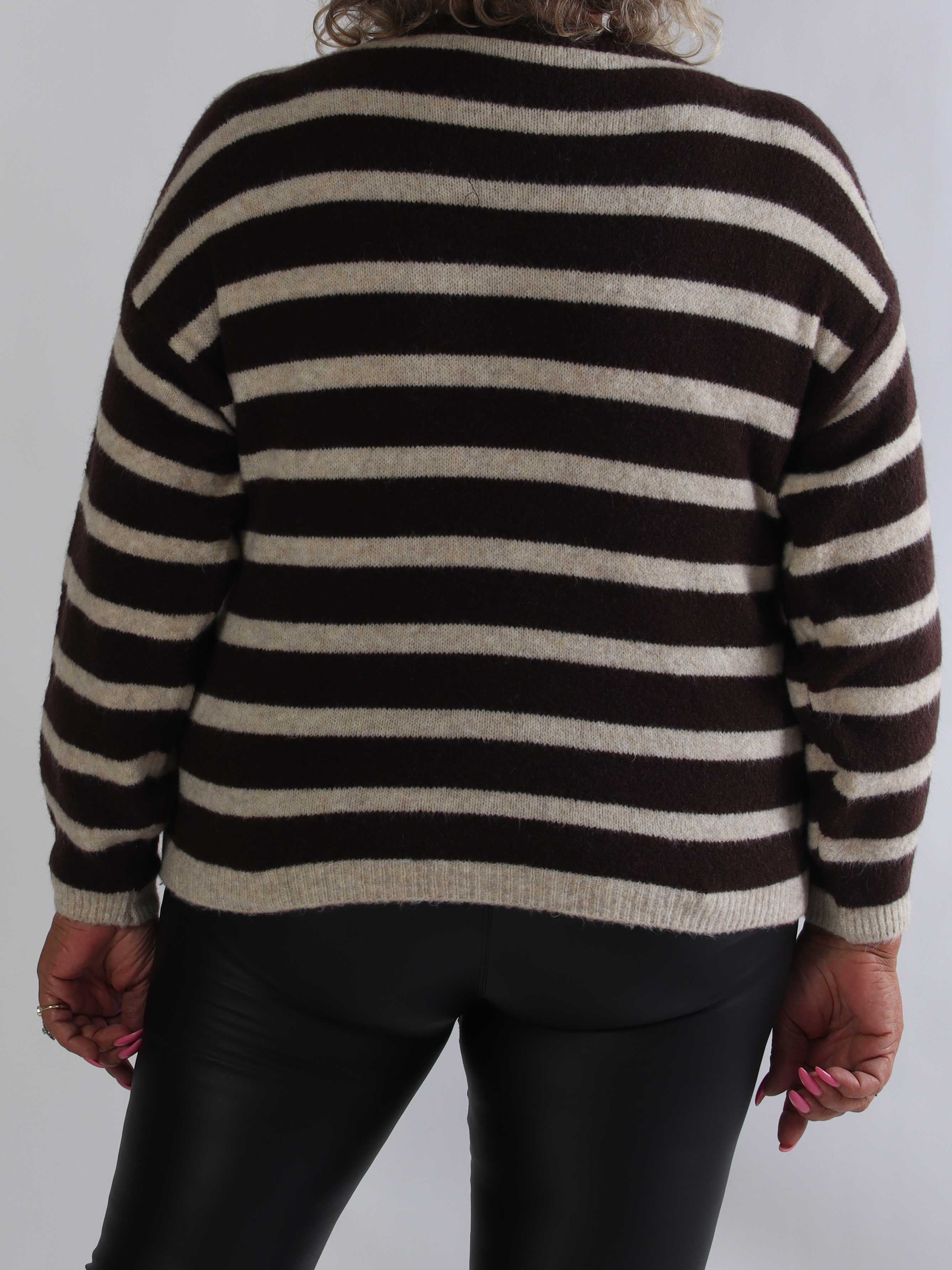 Romilly - Blød plus size strikbluse i en behagelig viskoseblanding med striber