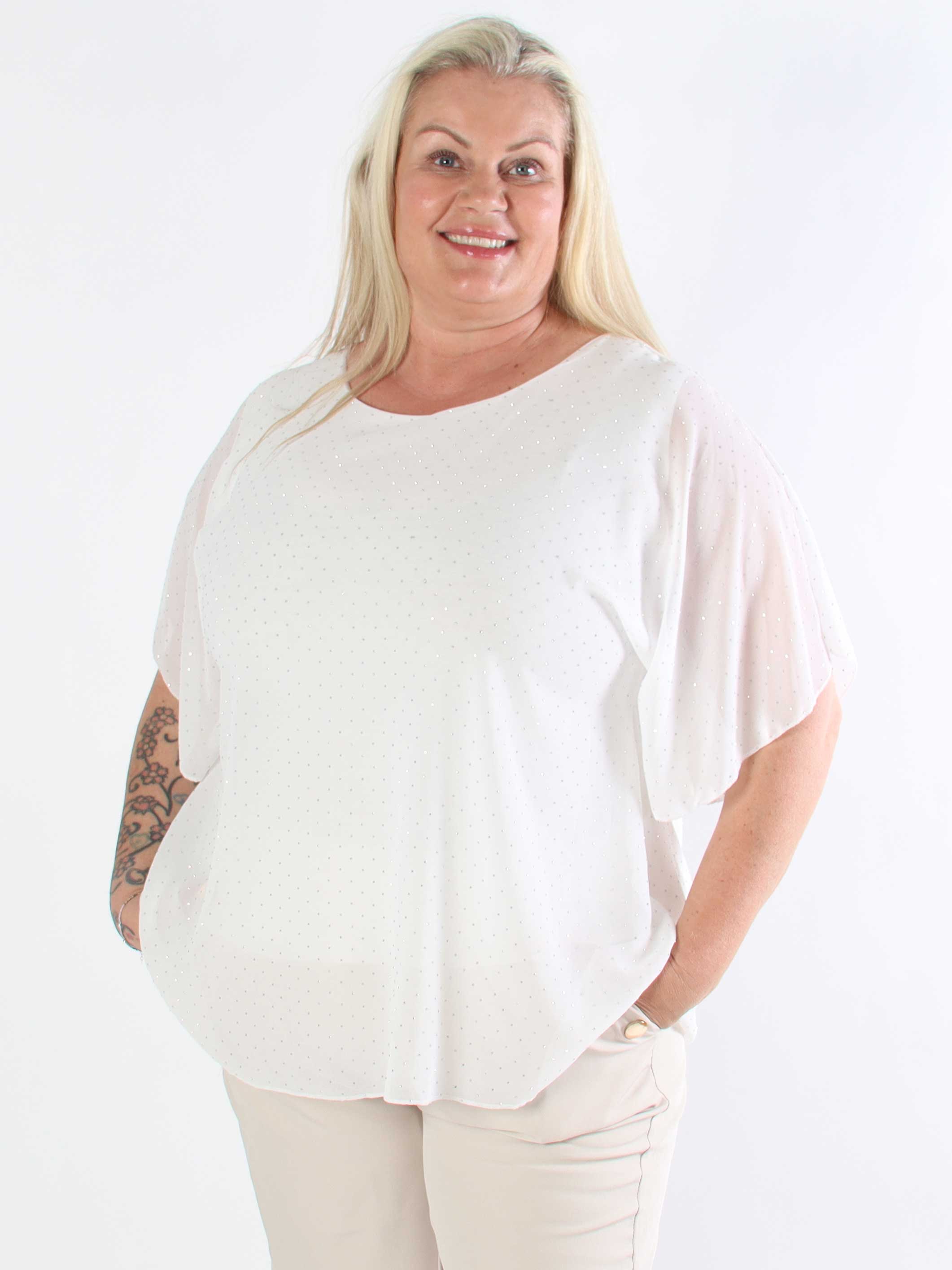 Rosie - Plus size viskose bluse med chiffonlag og similisten