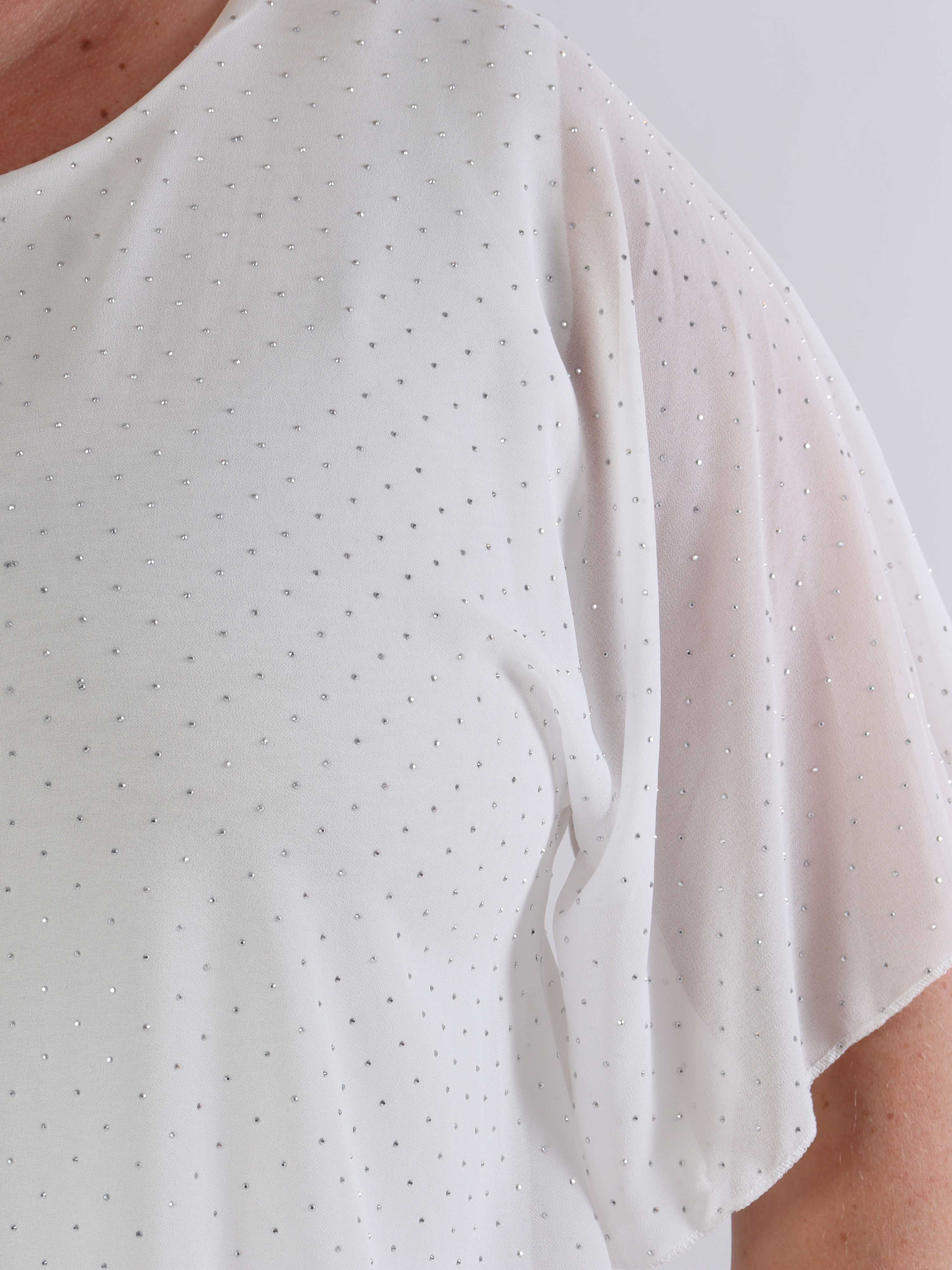 Rosie - Plus size viskose bluse med chiffonlag og similisten