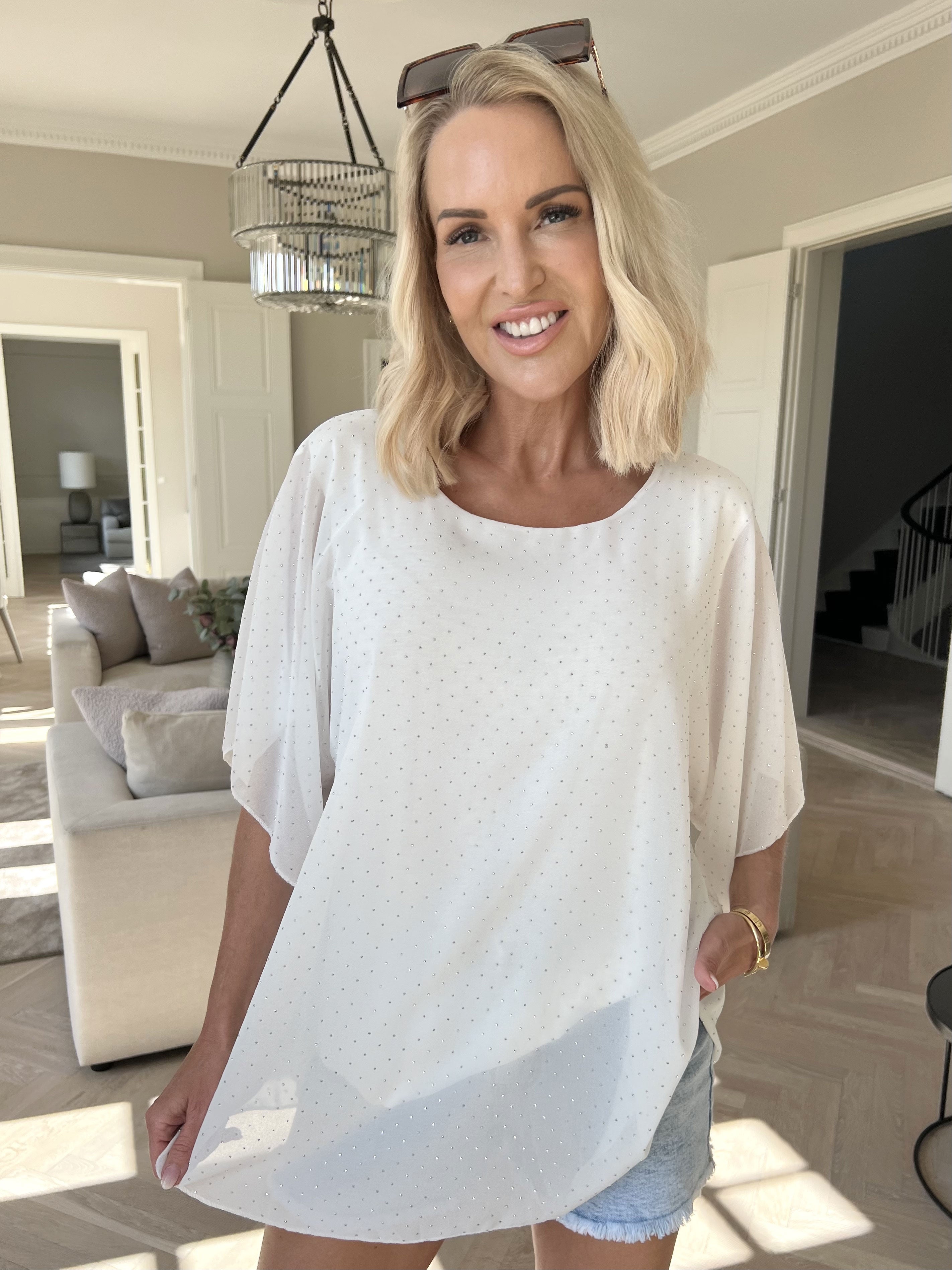 Rosie - Sød viskose bluse med chiffonlag og similisten