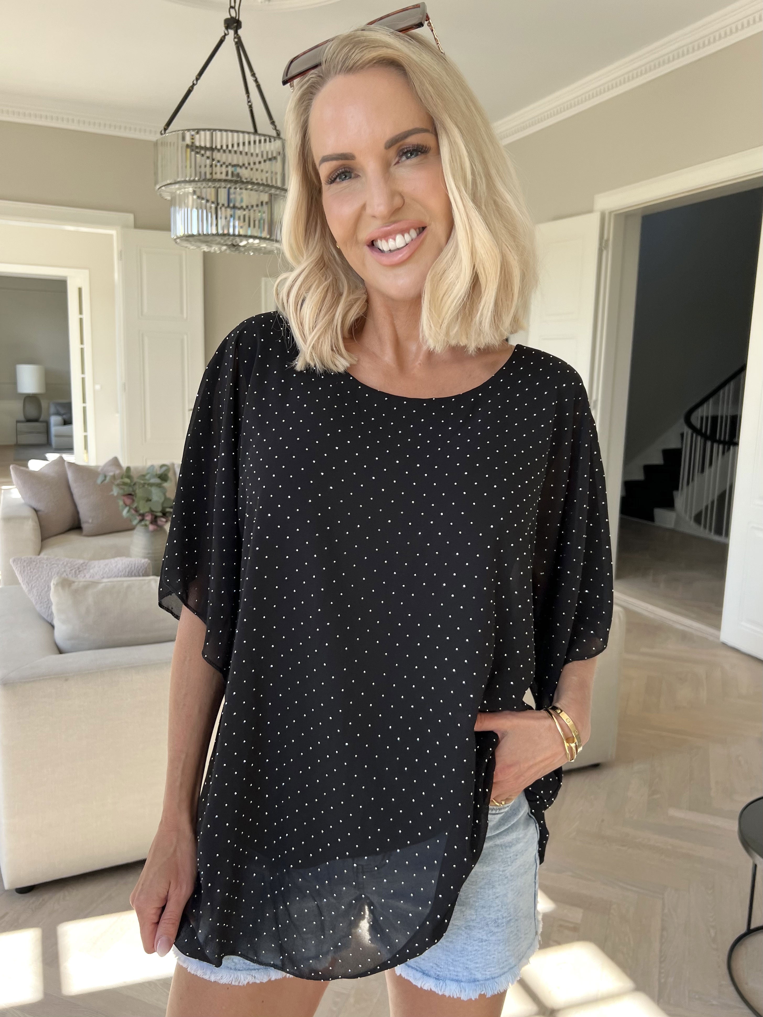 Rosie - Sød viskose bluse med chiffonlag og similisten